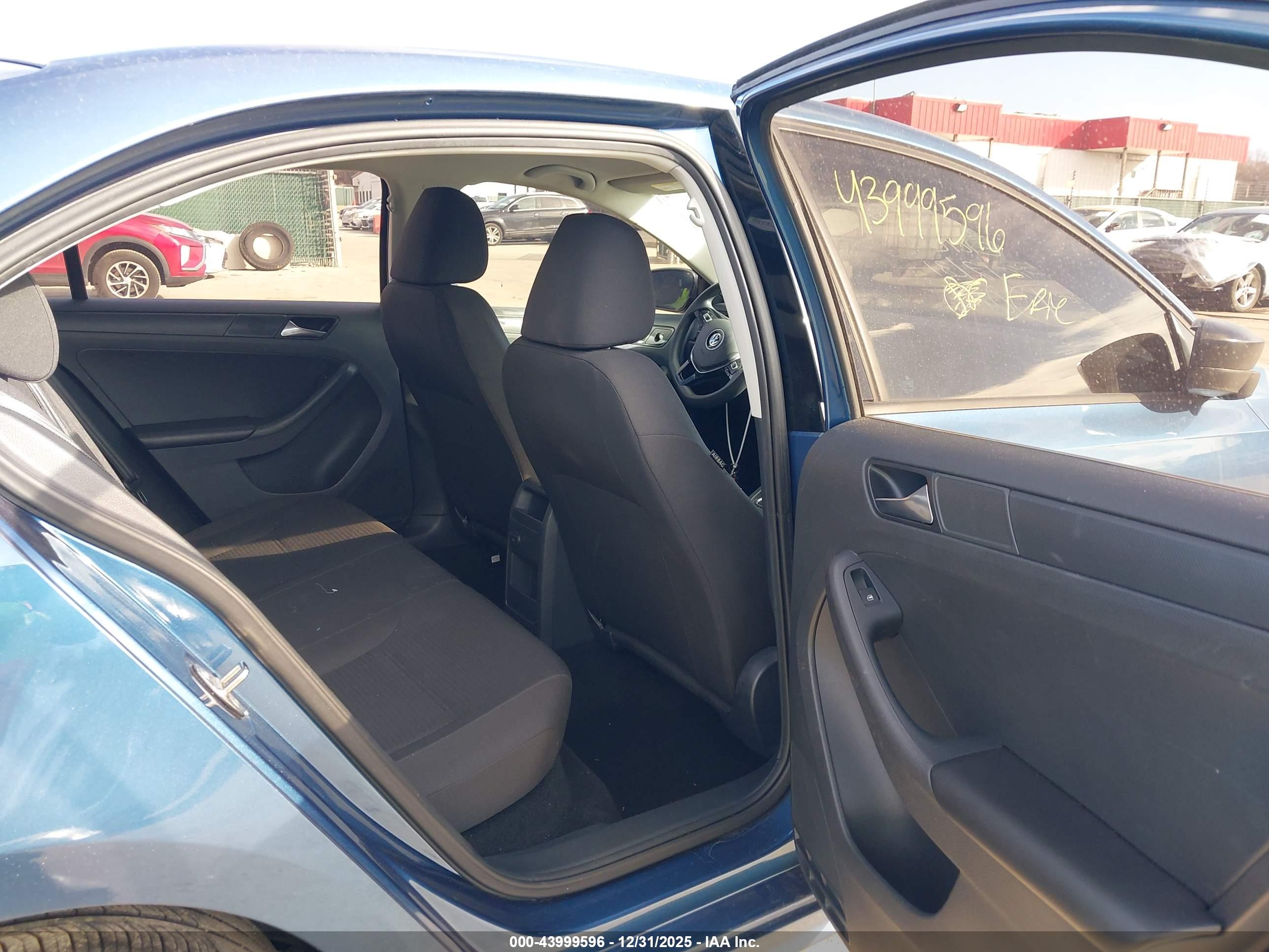 VOLKSWAGEN JETTA image 8