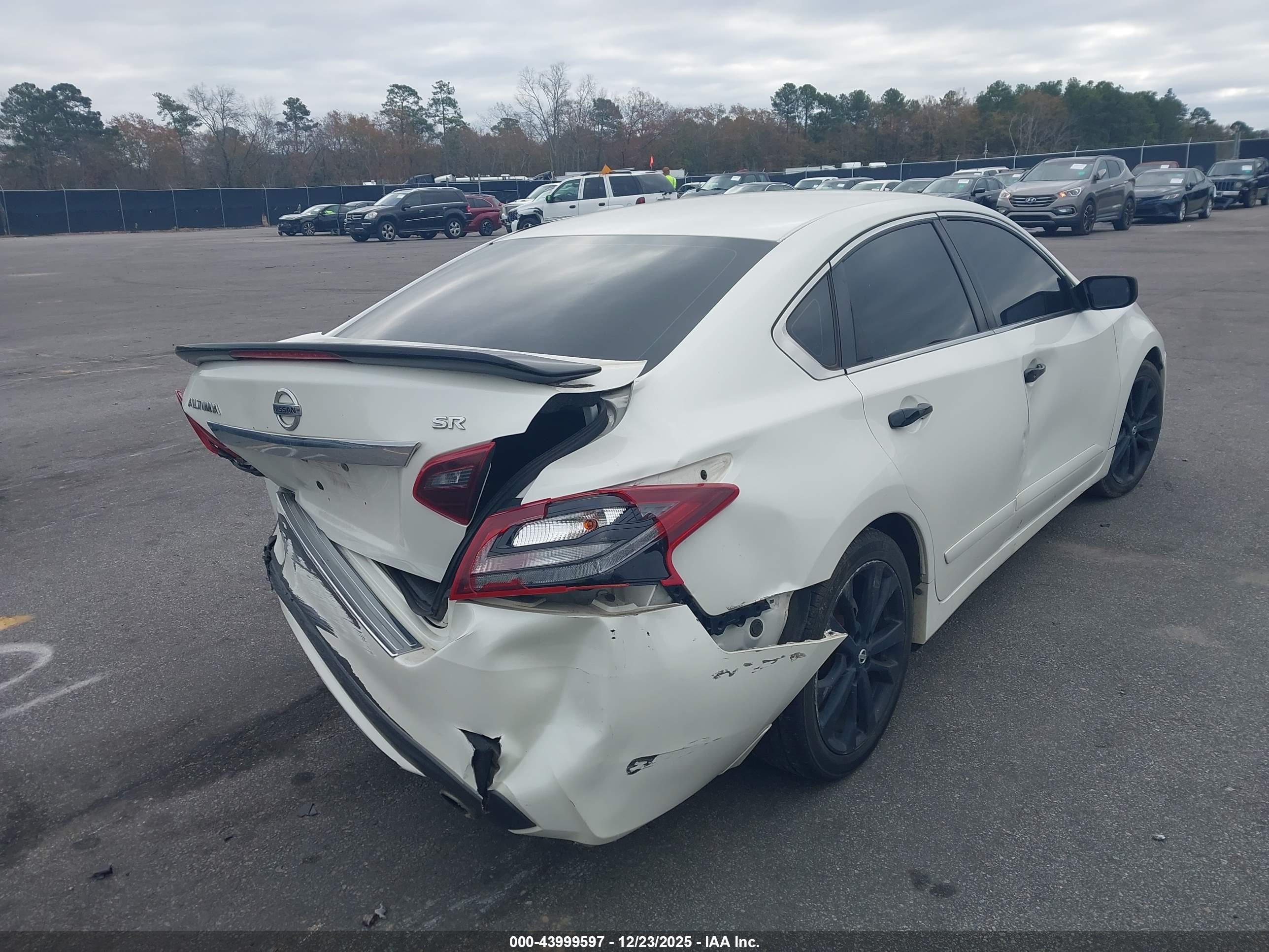 NISSAN ALTIMA image 4