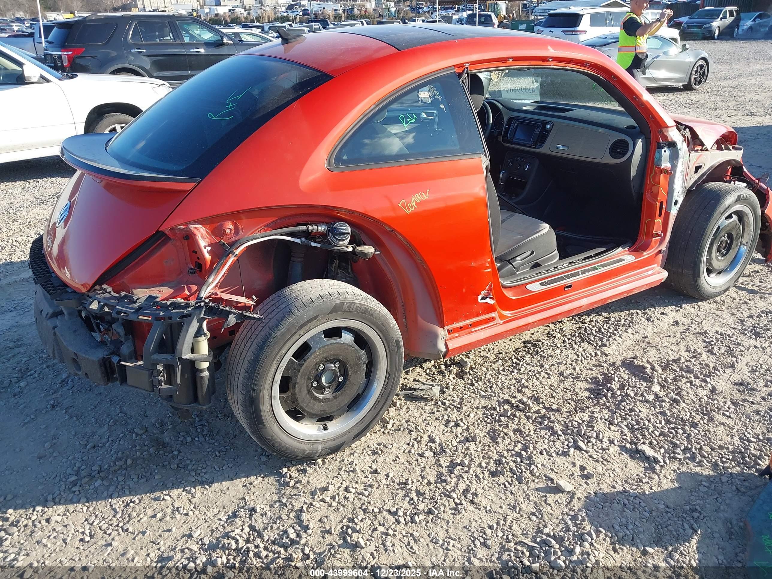 VOLKSWAGEN BEETLE image 4