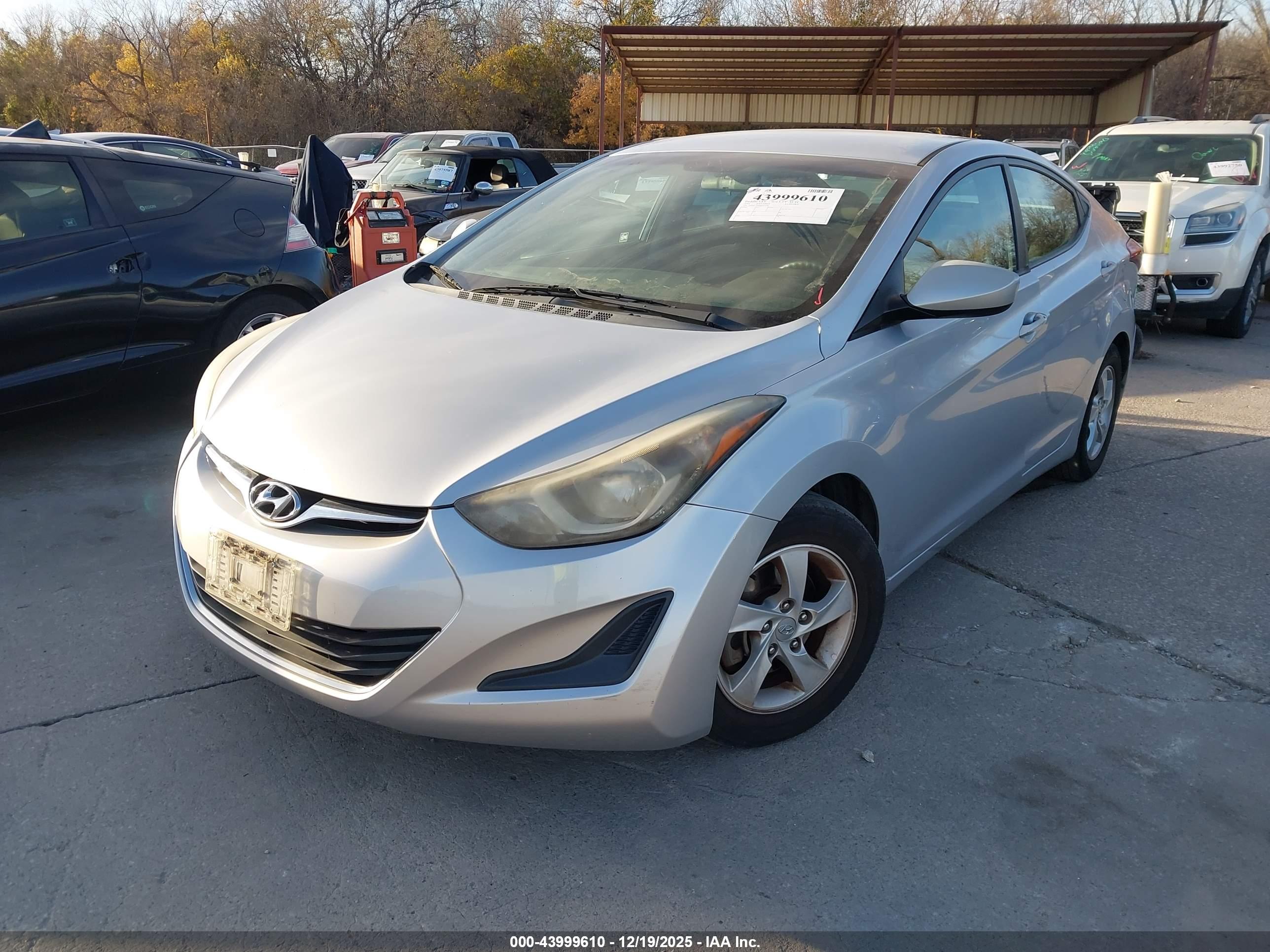 HYUNDAI ELANTRA image 2