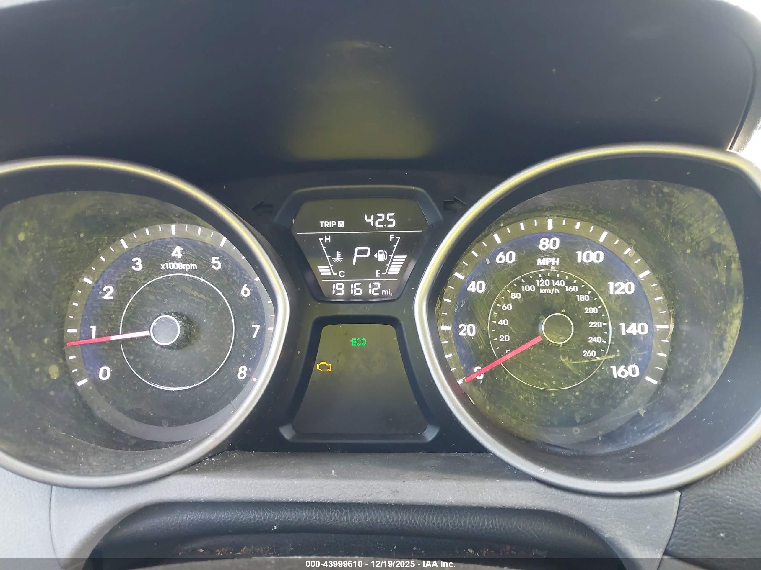 HYUNDAI ELANTRA image 7