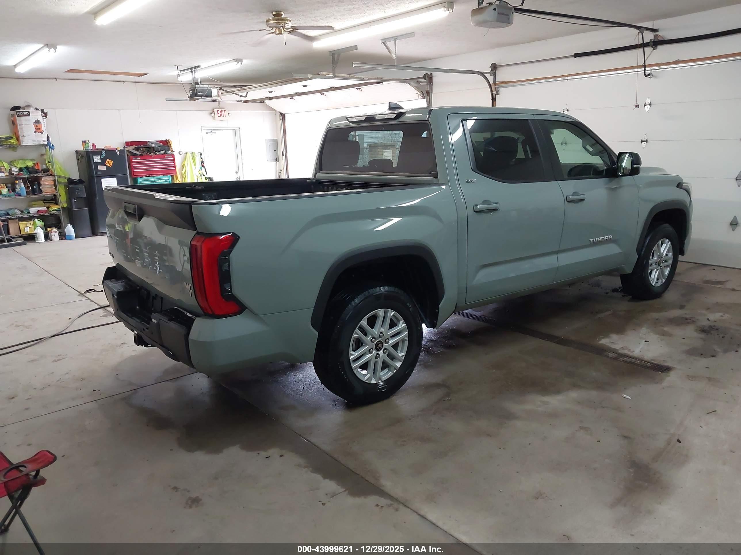 TOYOTA TUNDRA image 4