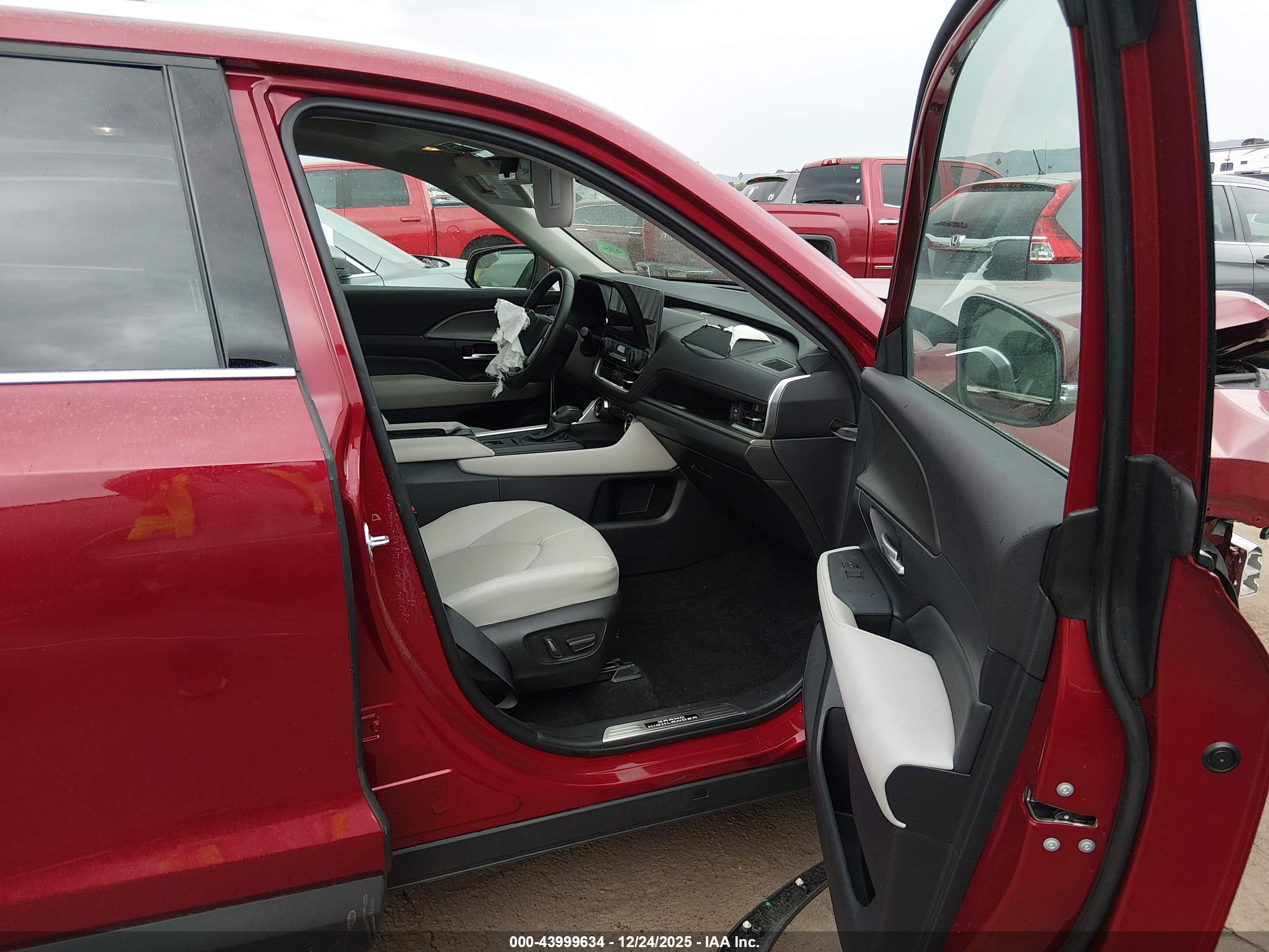 TOYOTA GRAND image 5