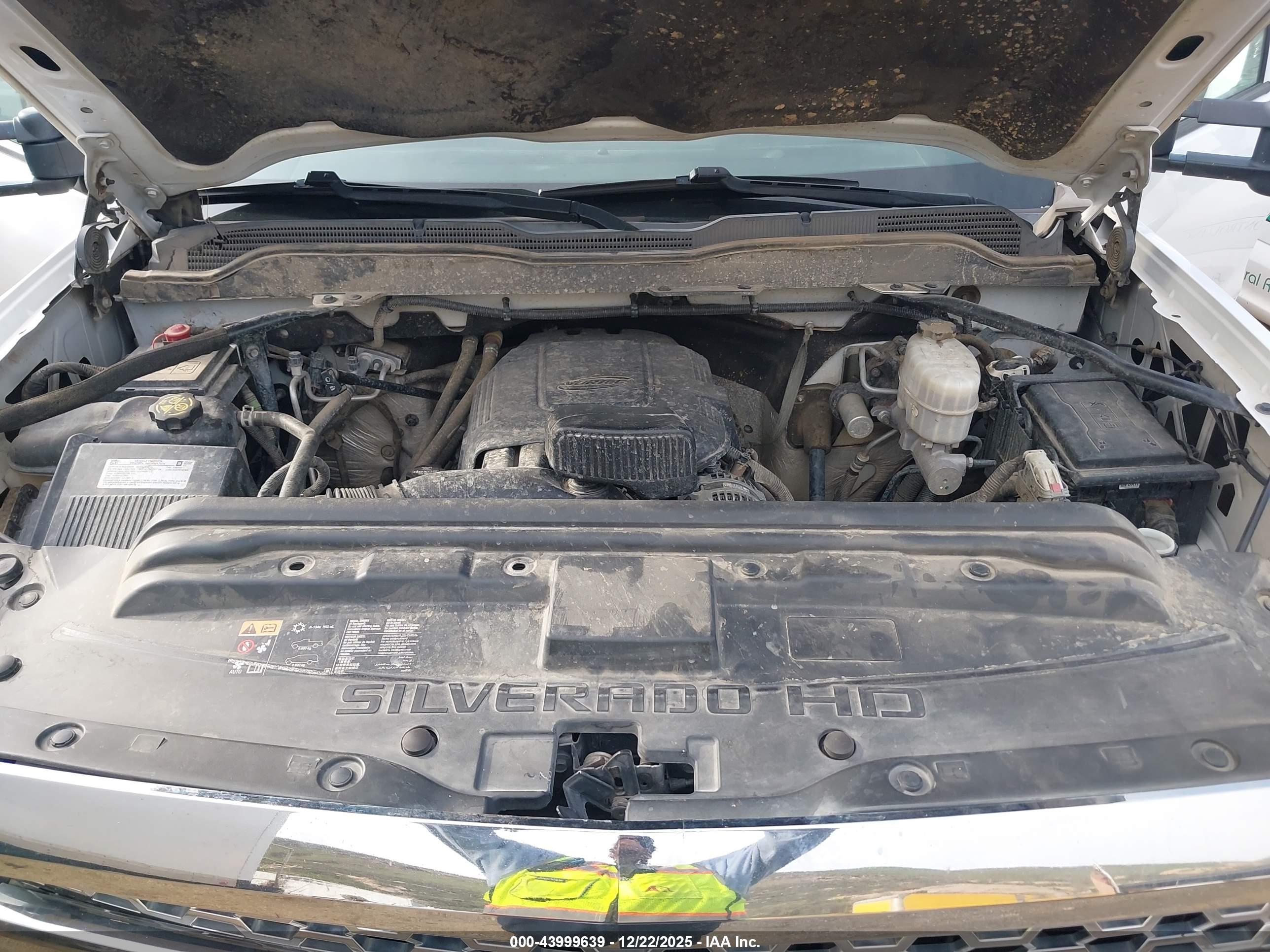 CHEVROLET SILVERADO image 10