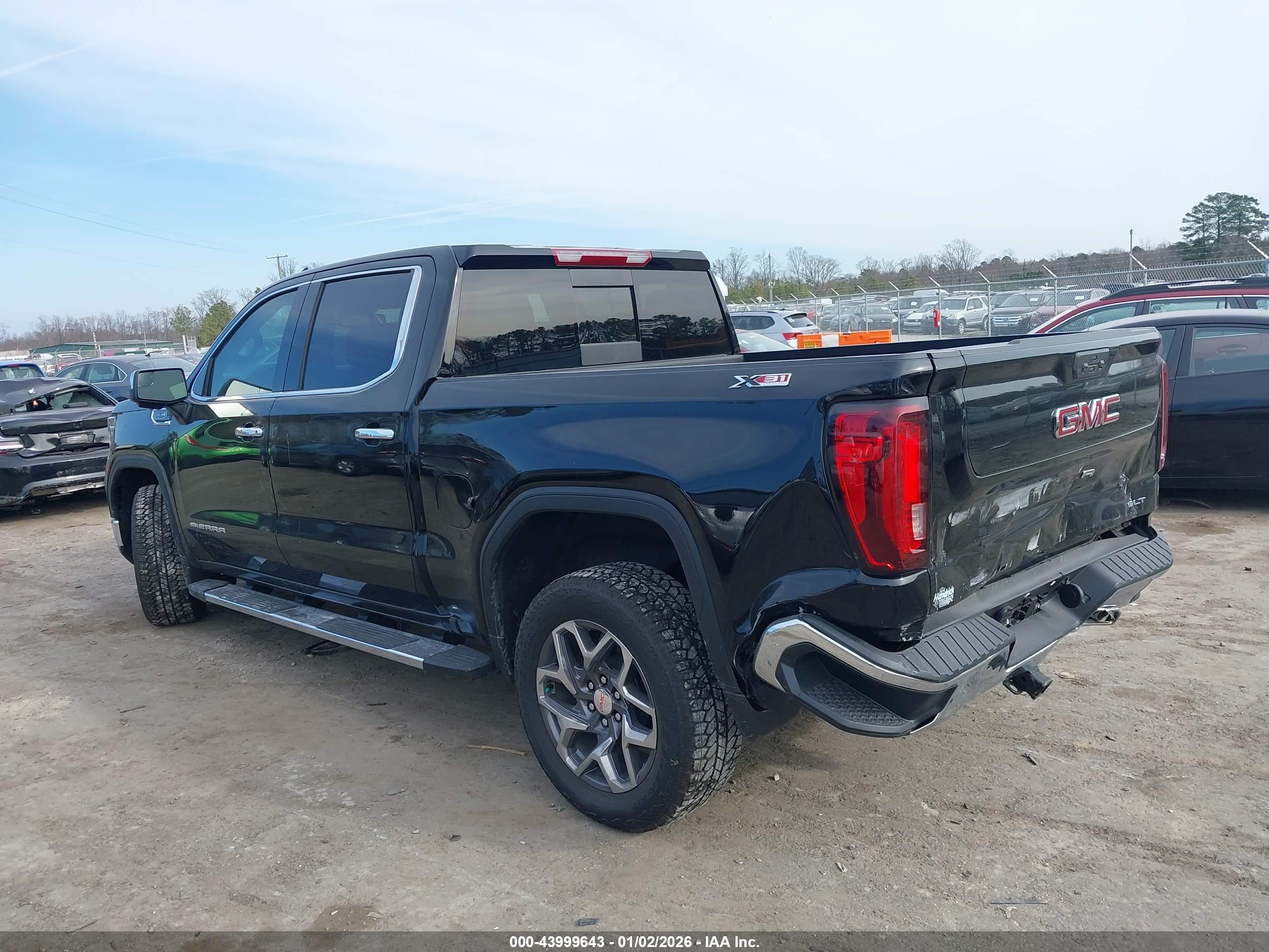GMC SIERRA image 3