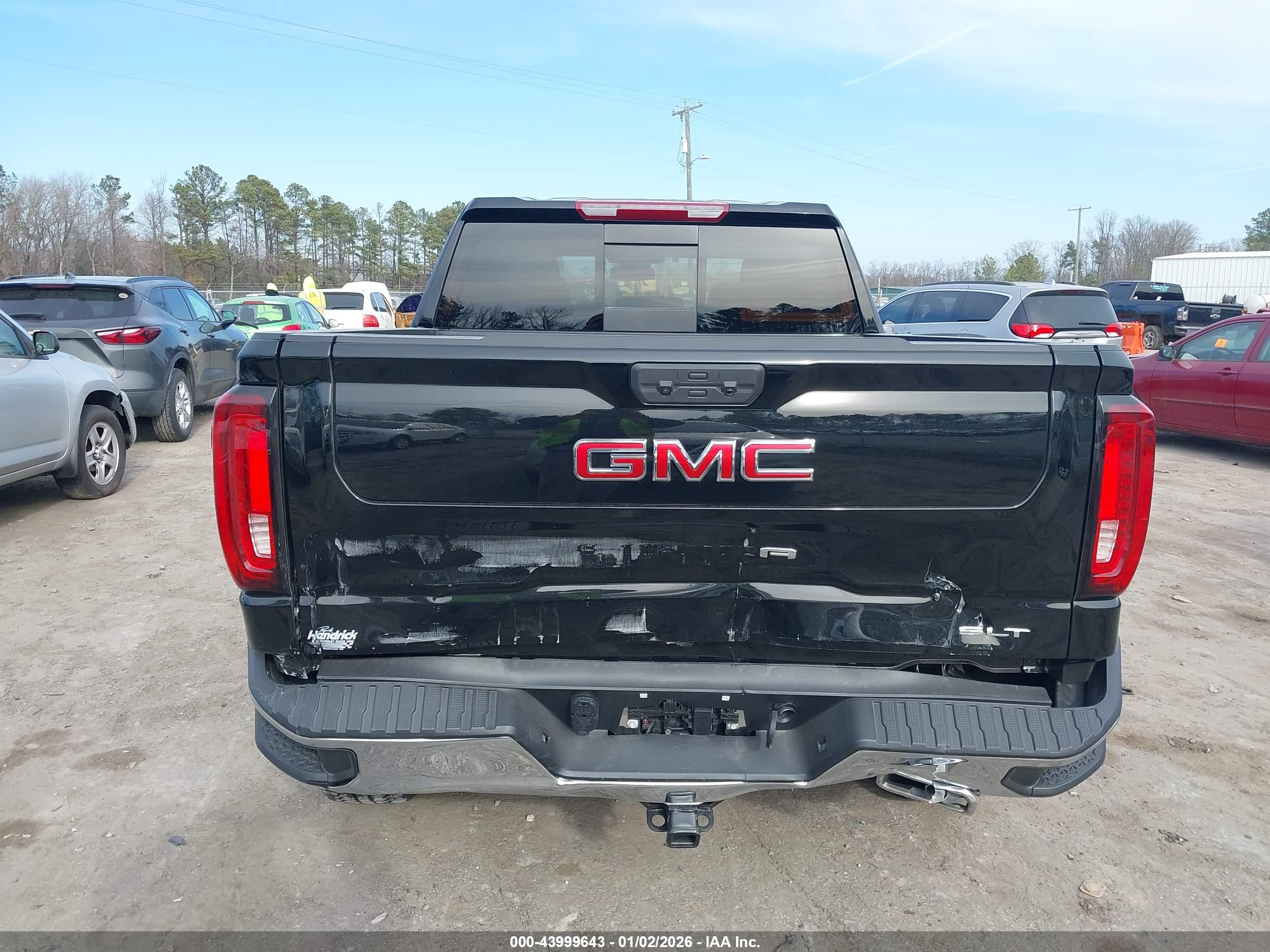 GMC SIERRA image 6