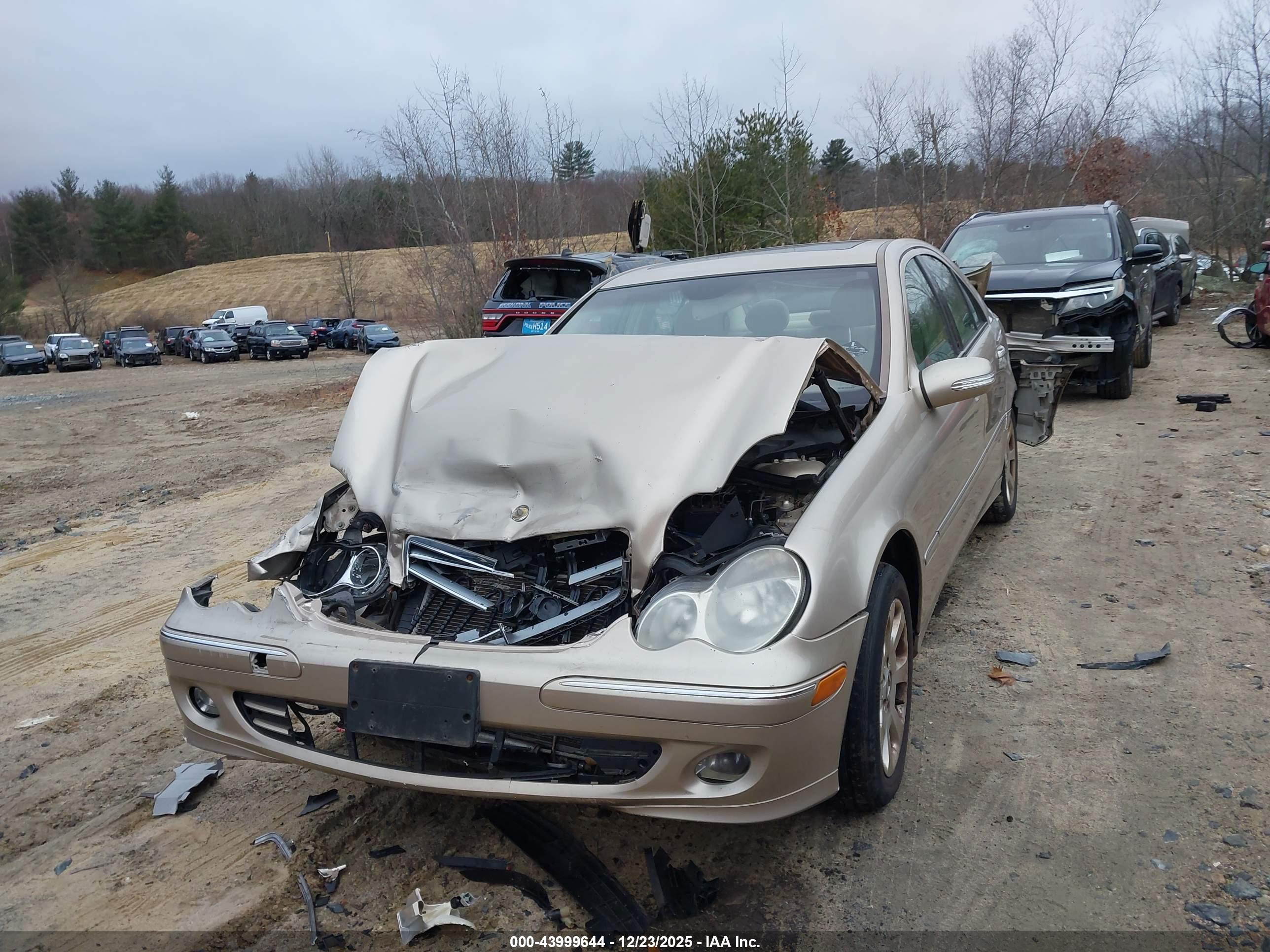 MERCEDES-BENZ C image 2