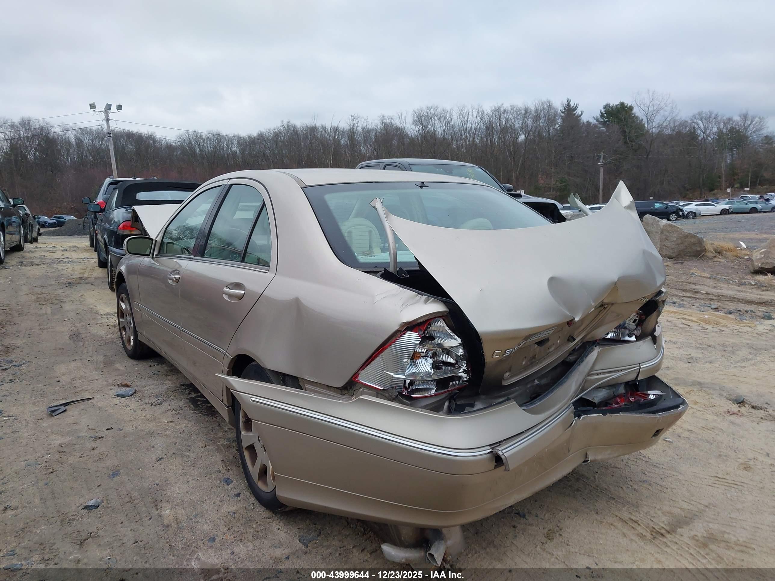 MERCEDES-BENZ C image 3