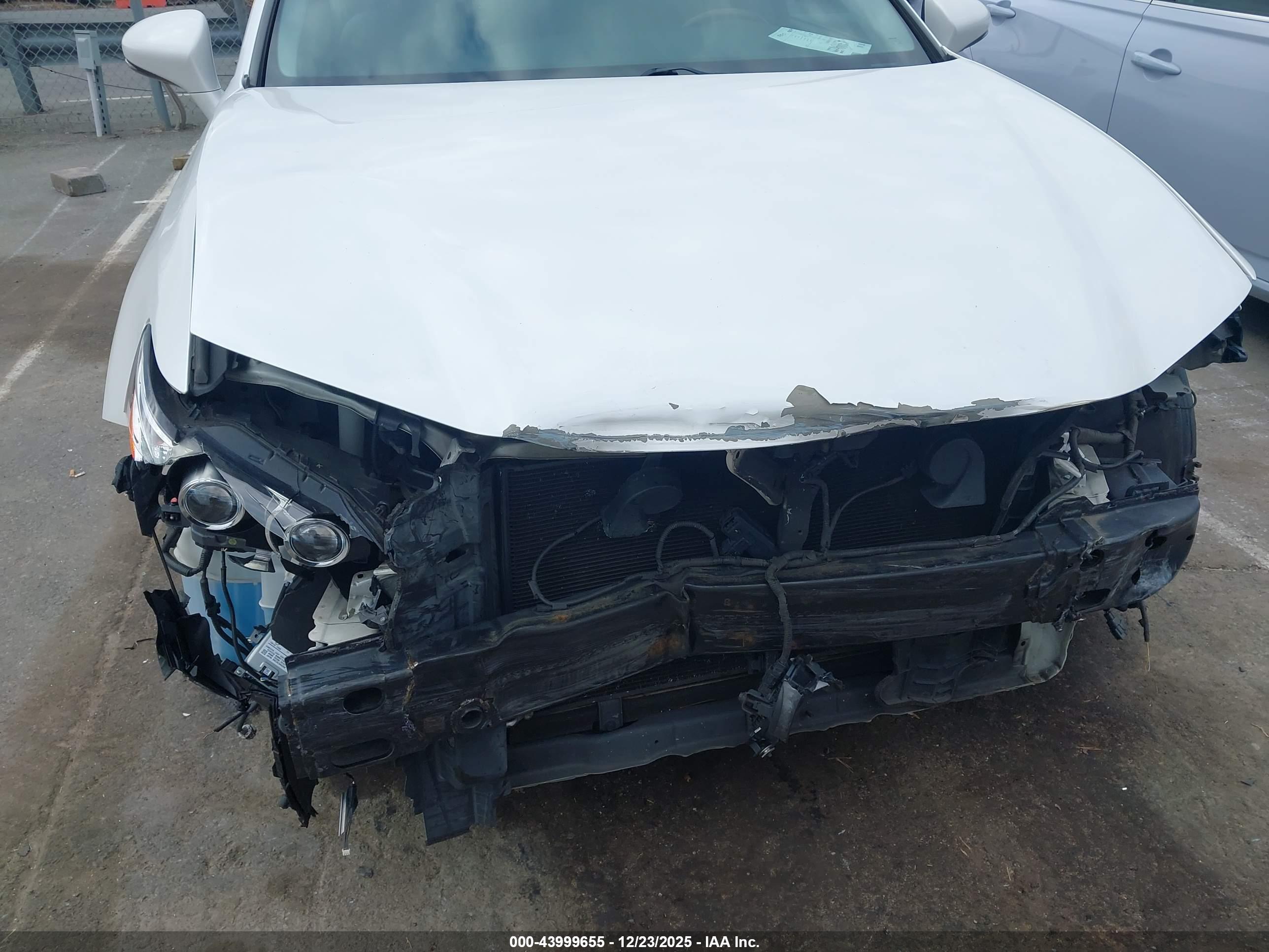LEXUS ES image 6