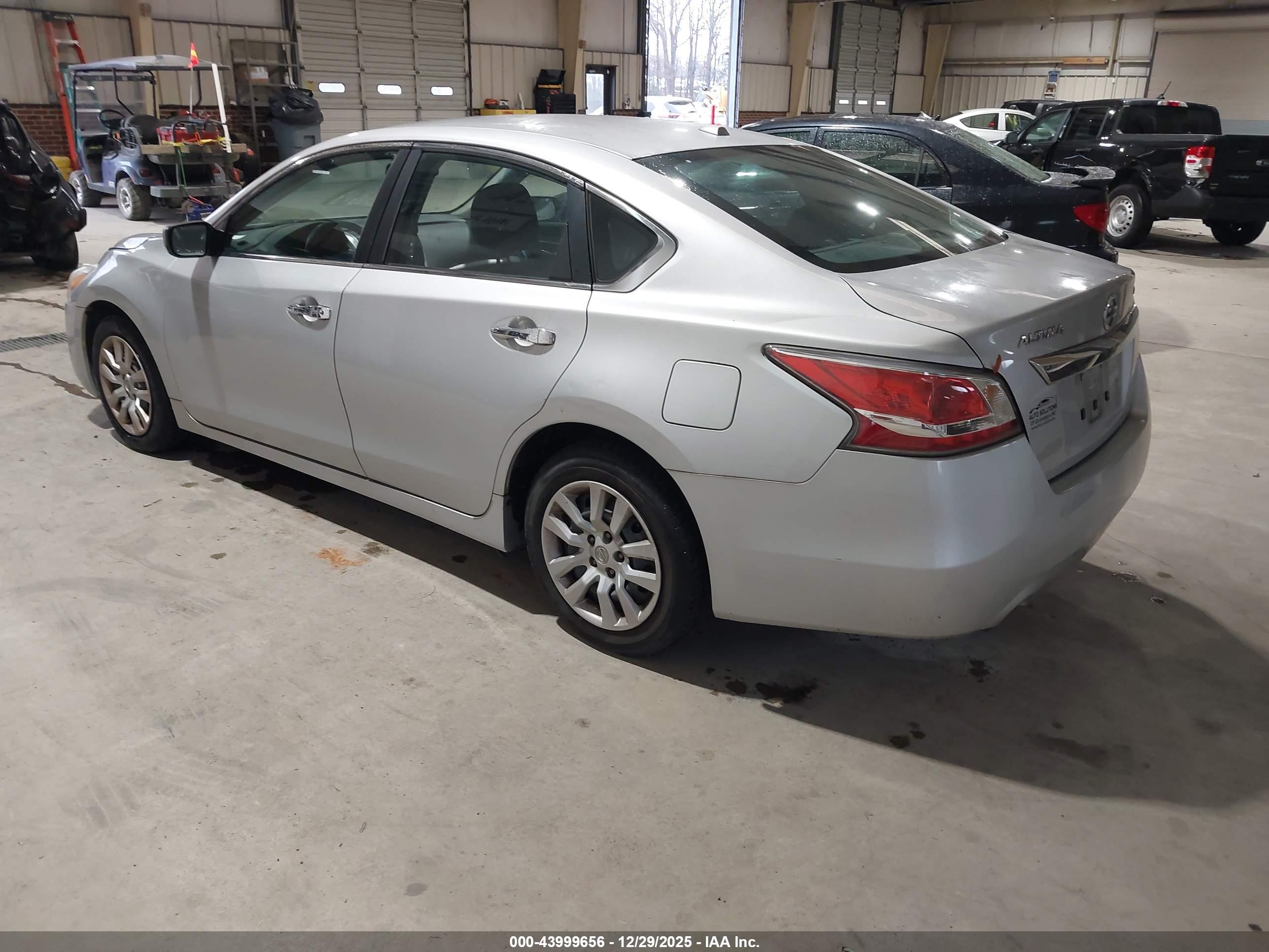 NISSAN ALTIMA image 3