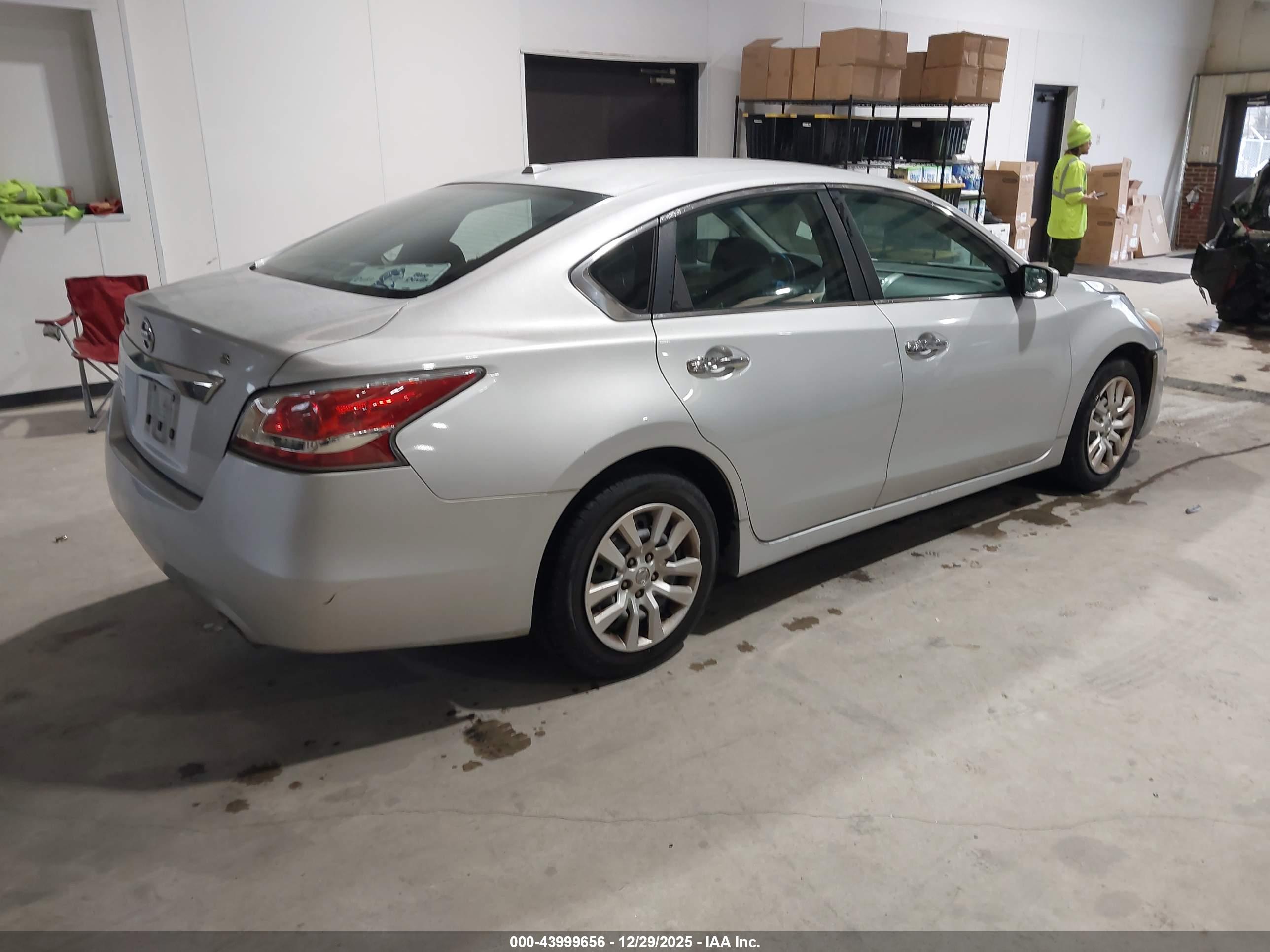 NISSAN ALTIMA image 4
