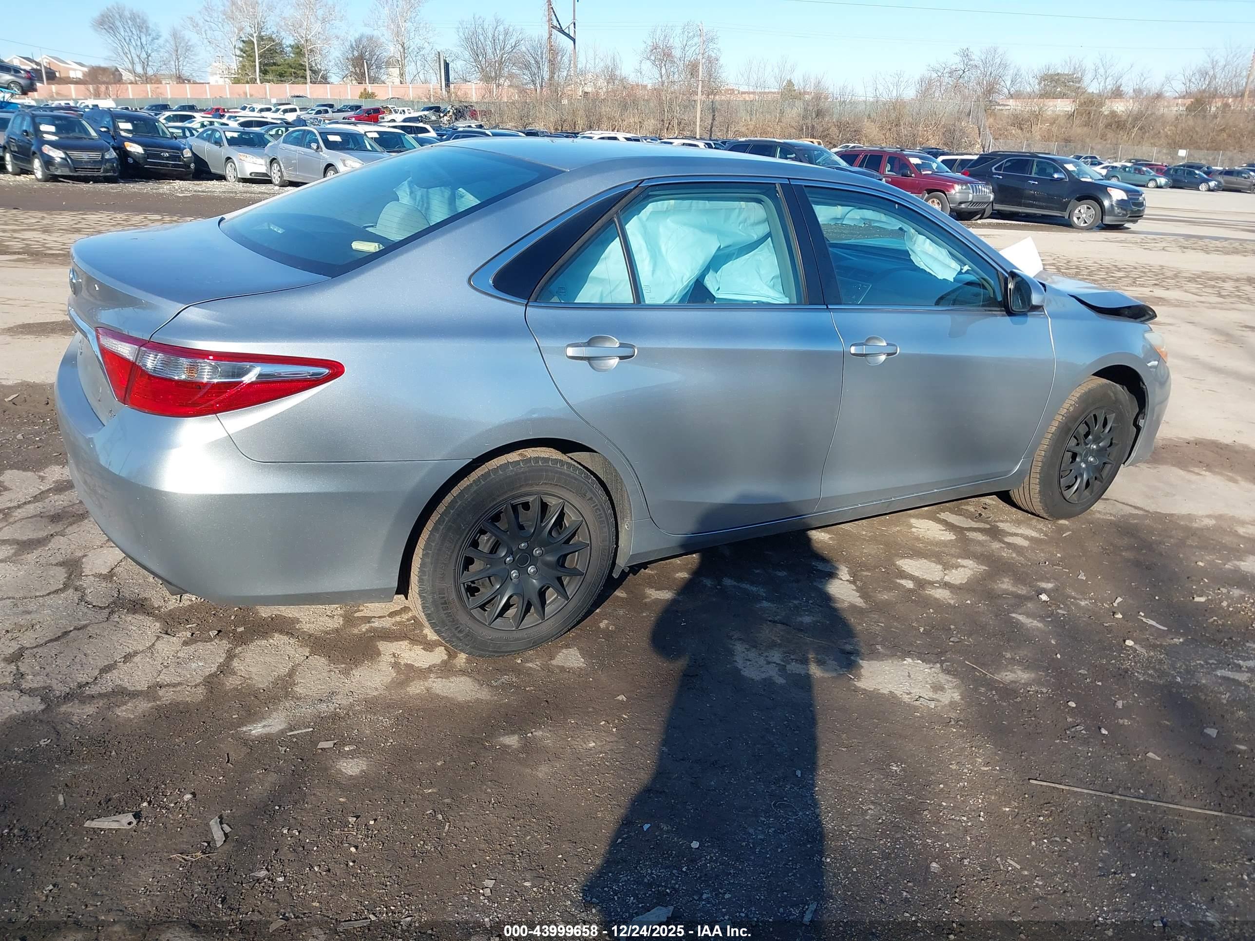 TOYOTA CAMRY image 4