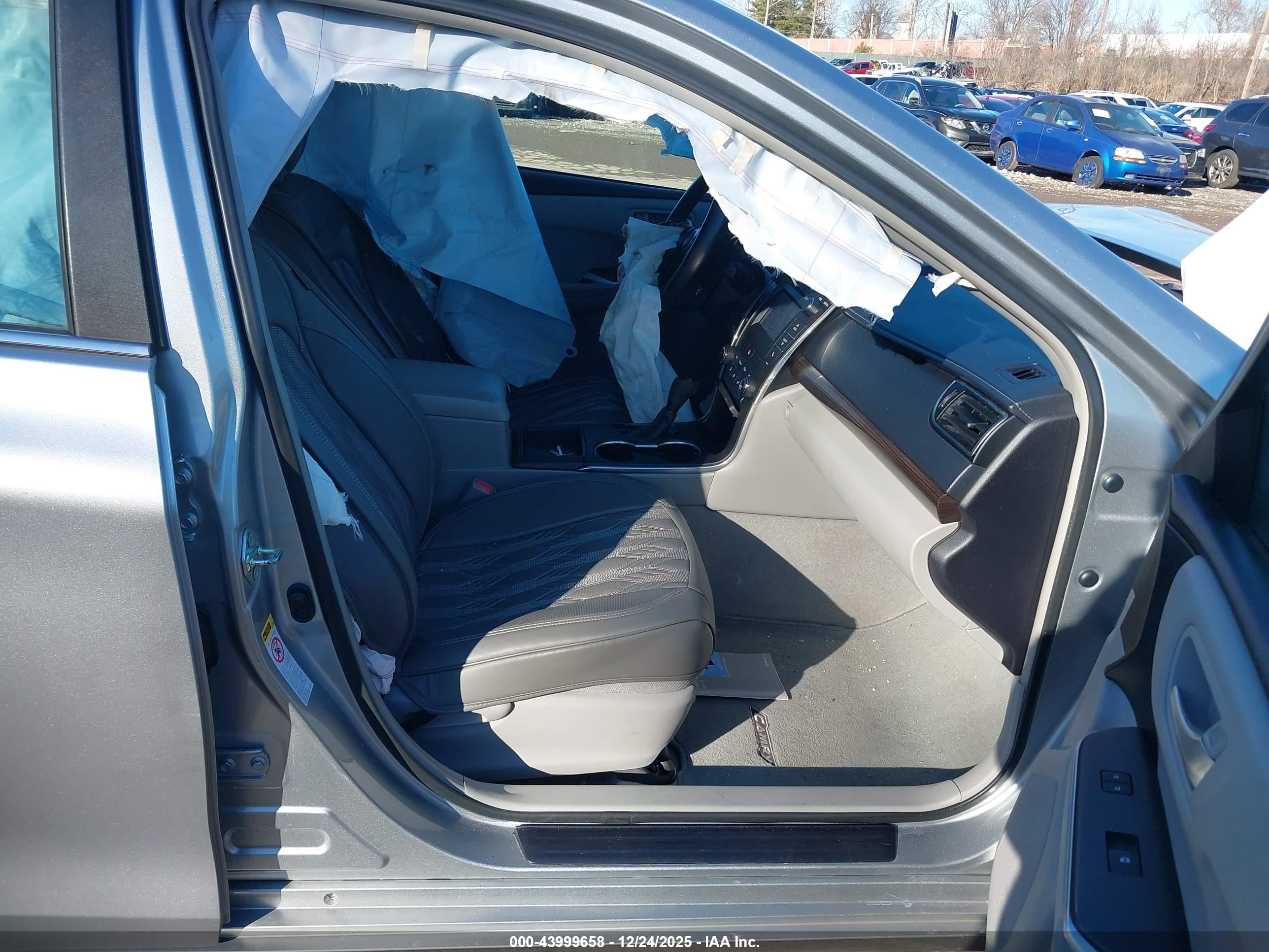 TOYOTA CAMRY image 5