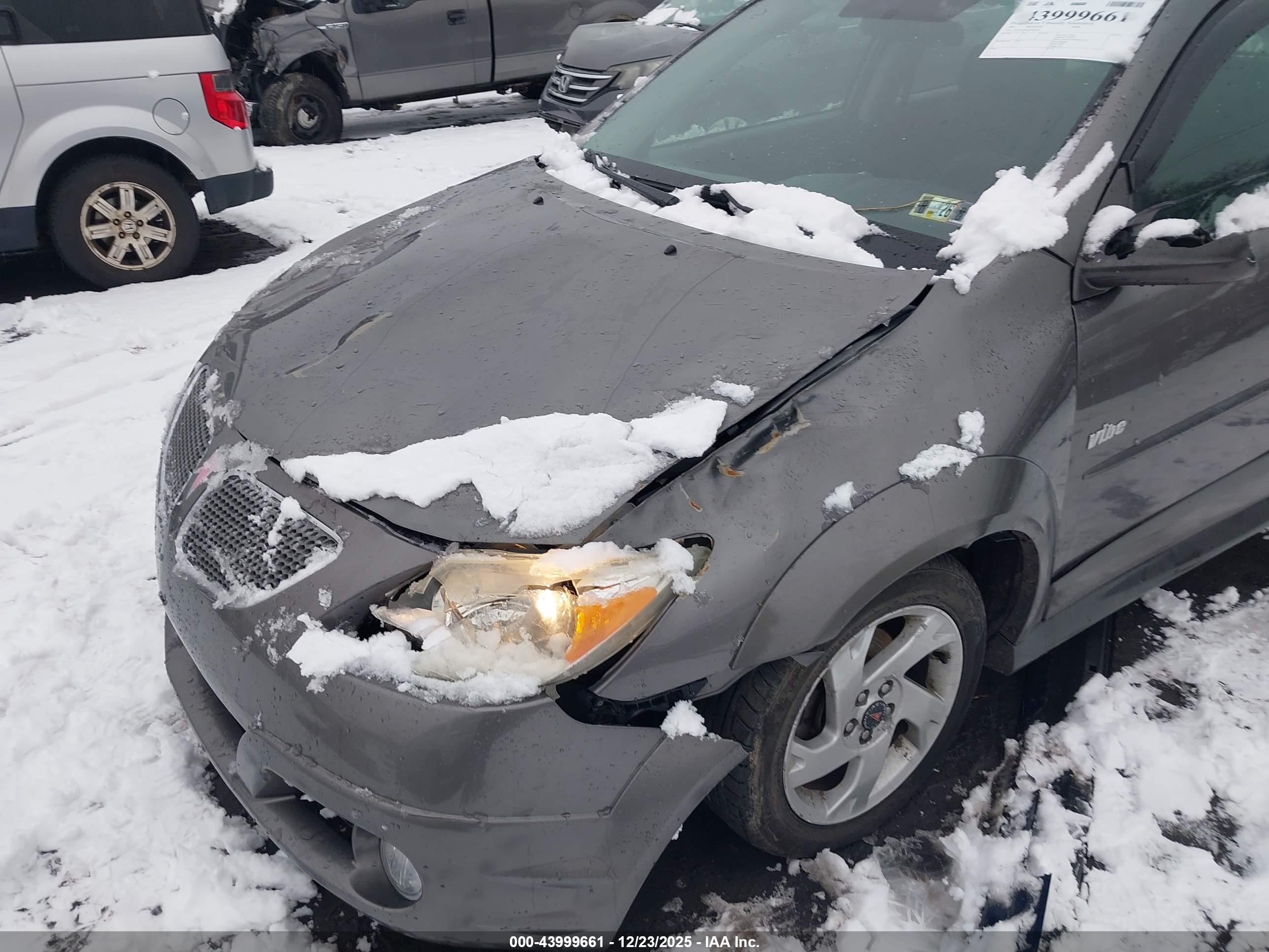 PONTIAC VIBE image 6