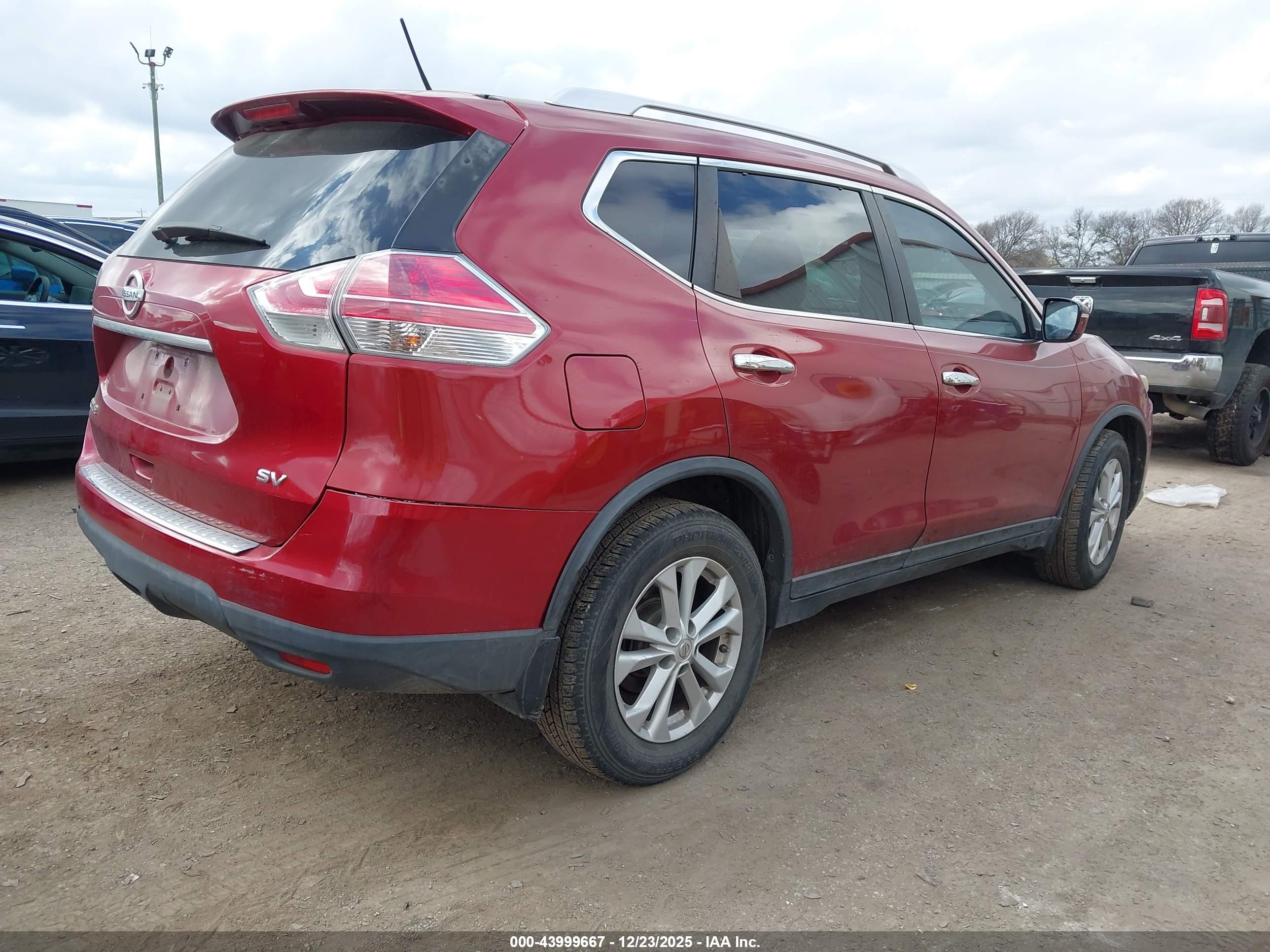 NISSAN ROGUE image 4