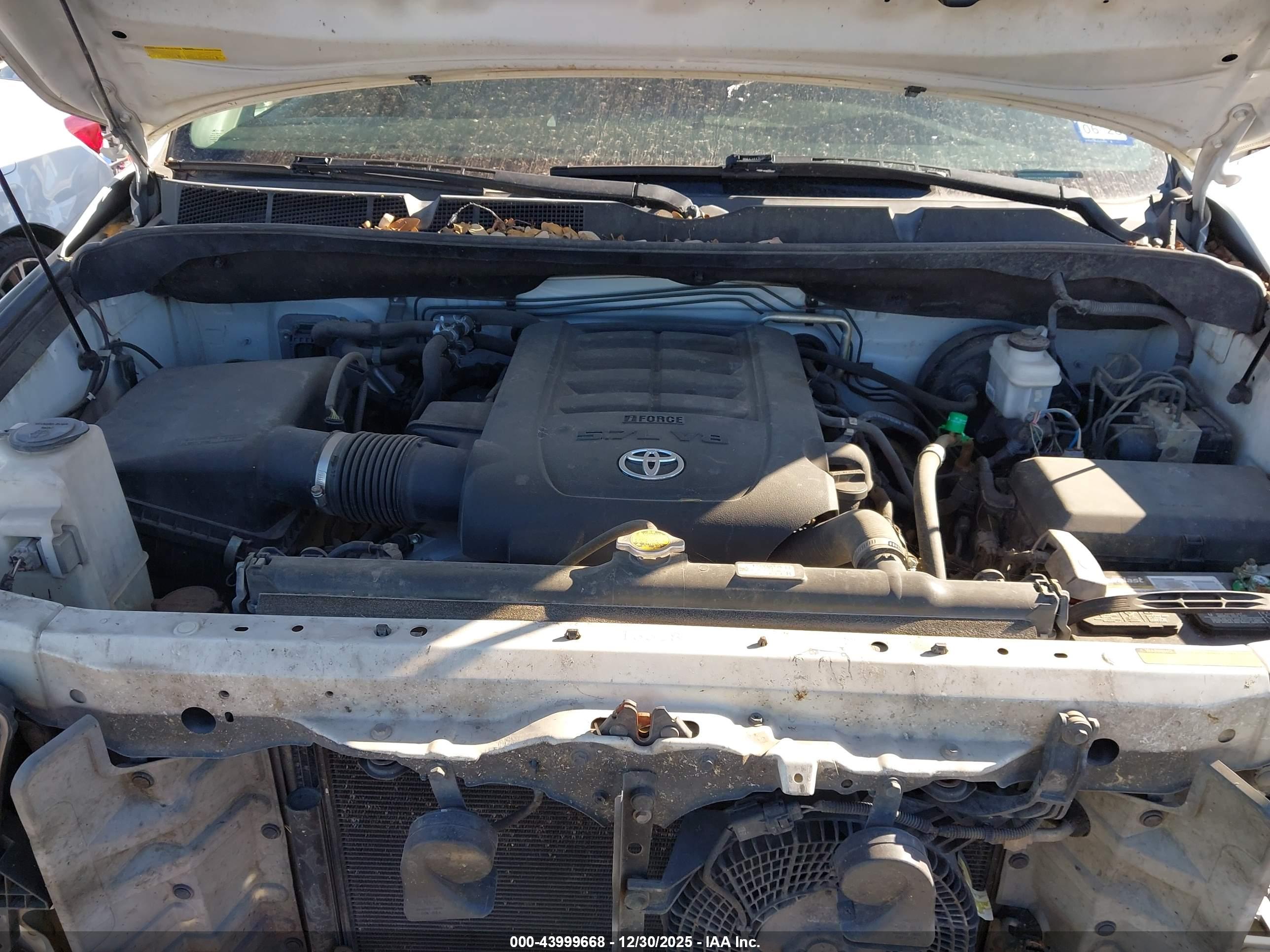TOYOTA SEQUOIA image 10