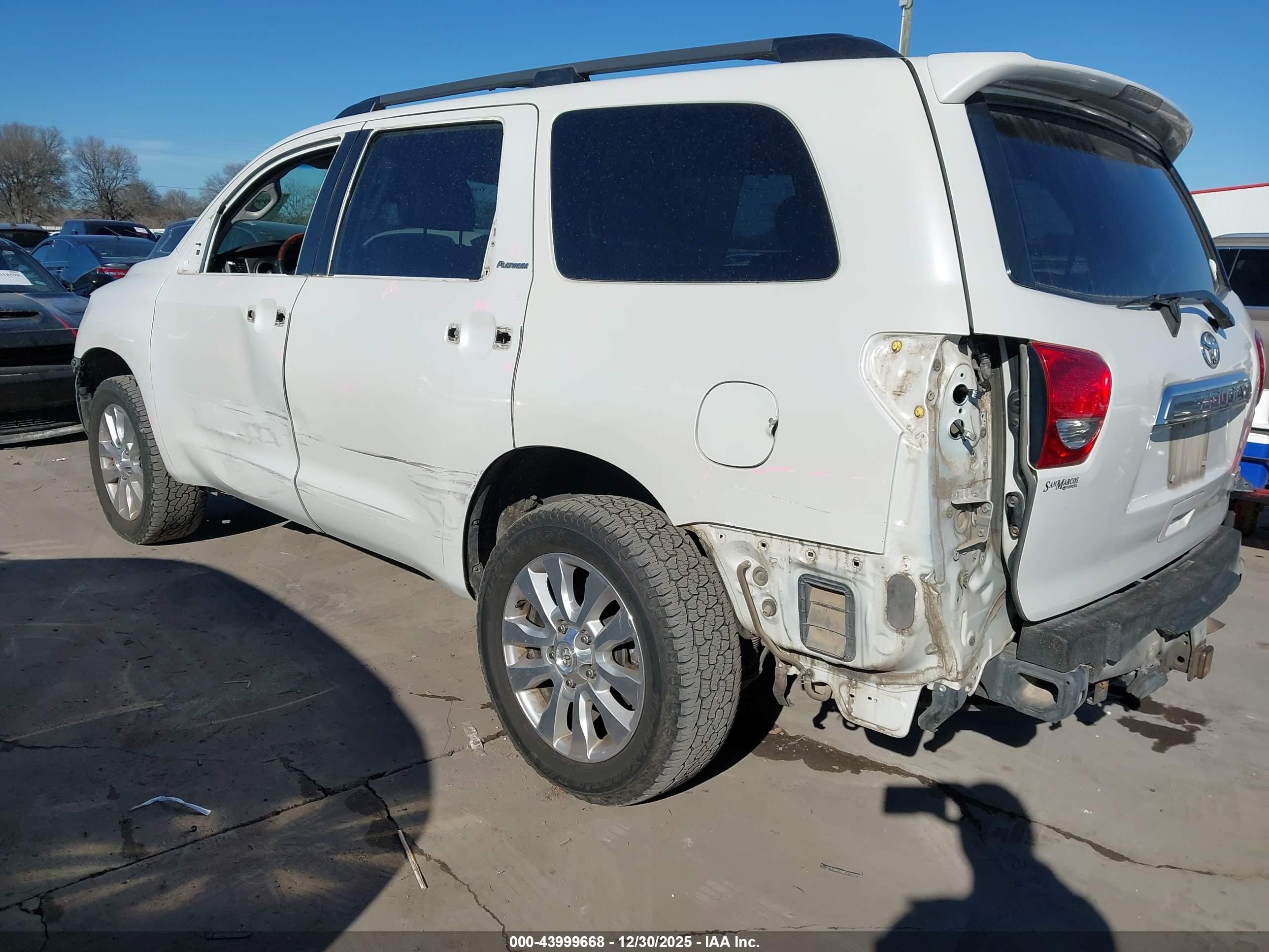 TOYOTA SEQUOIA image 3