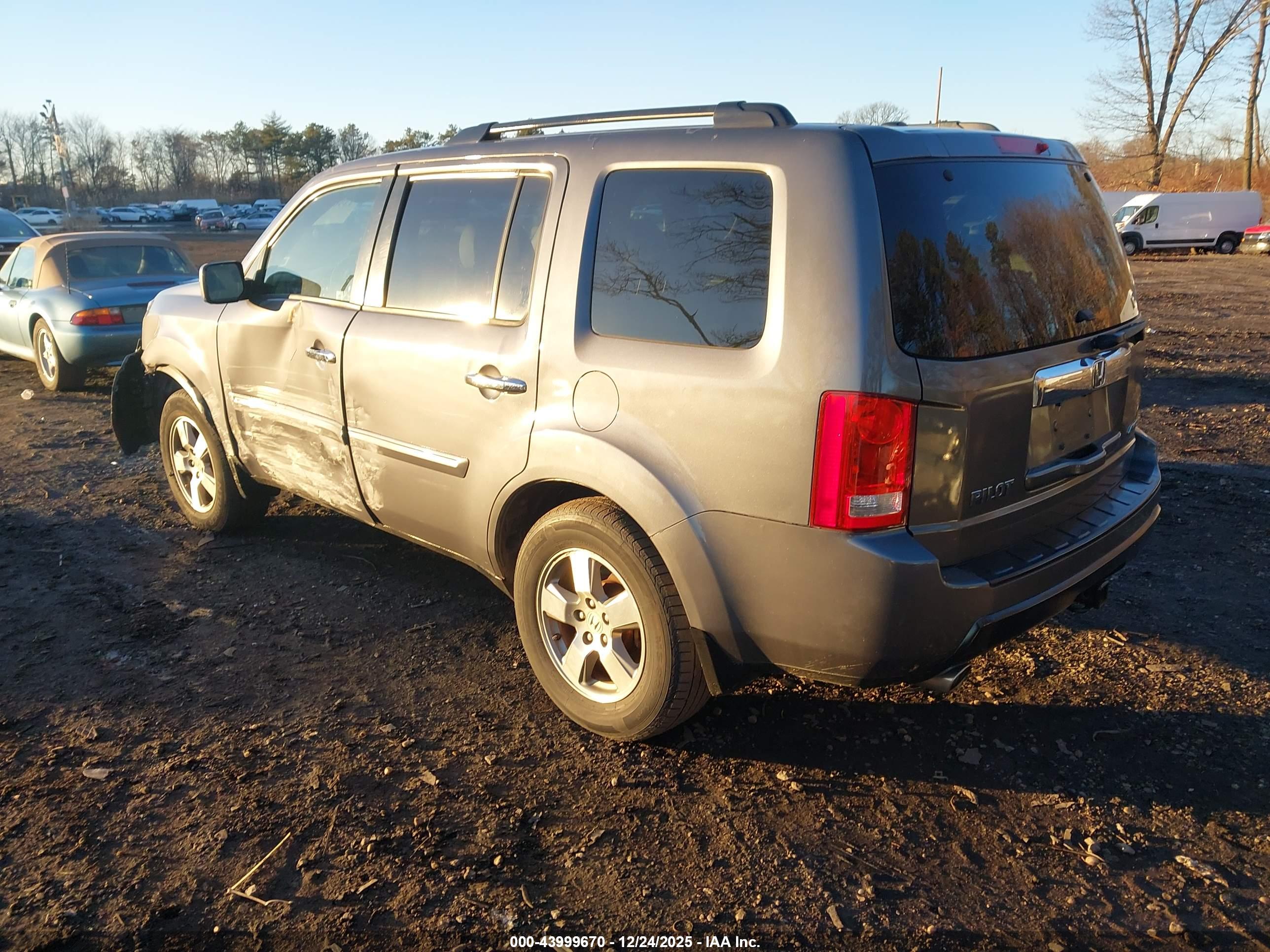 HONDA PILOT image 3