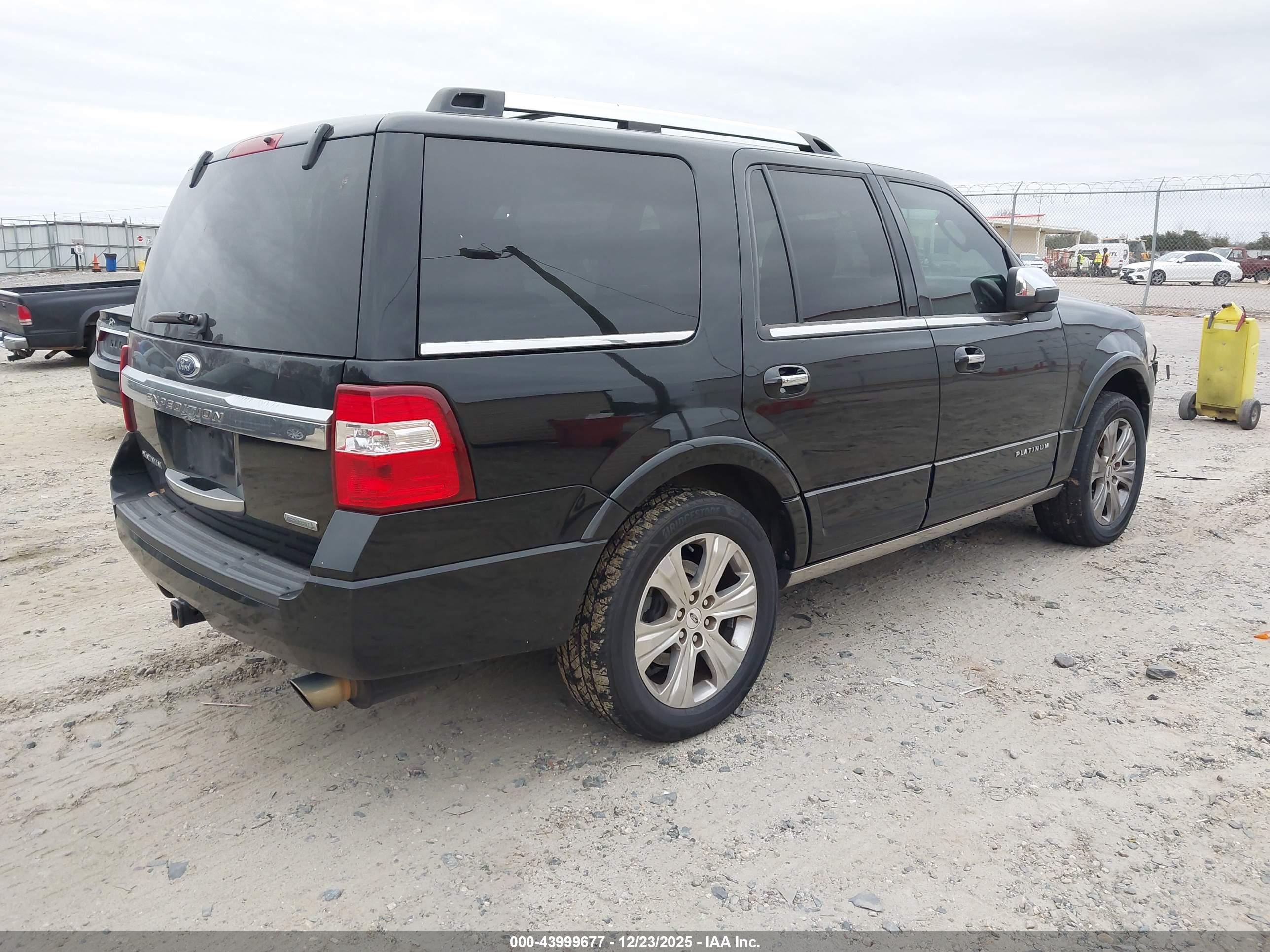 FORD EXPEDITION image 4