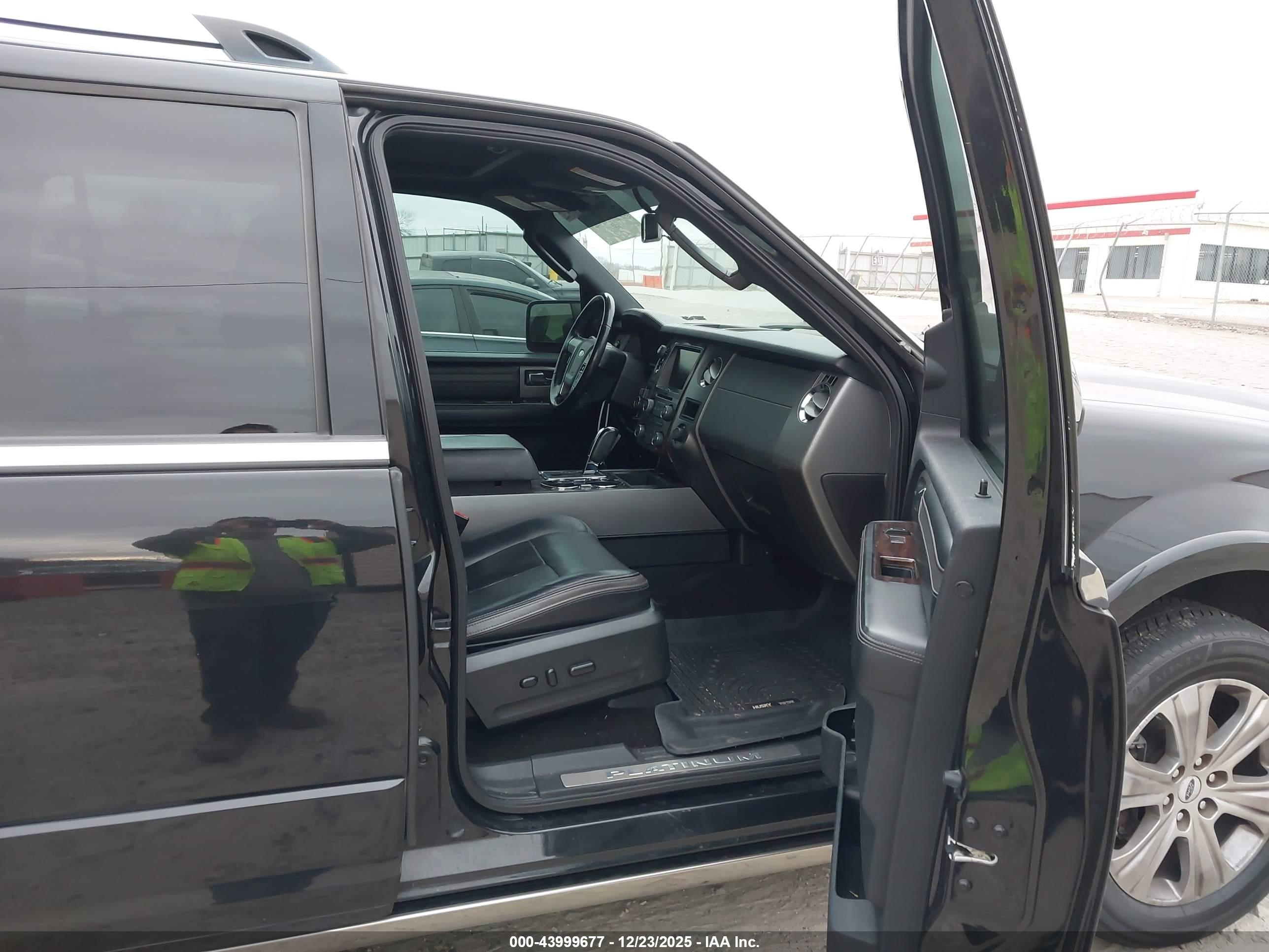 FORD EXPEDITION image 5