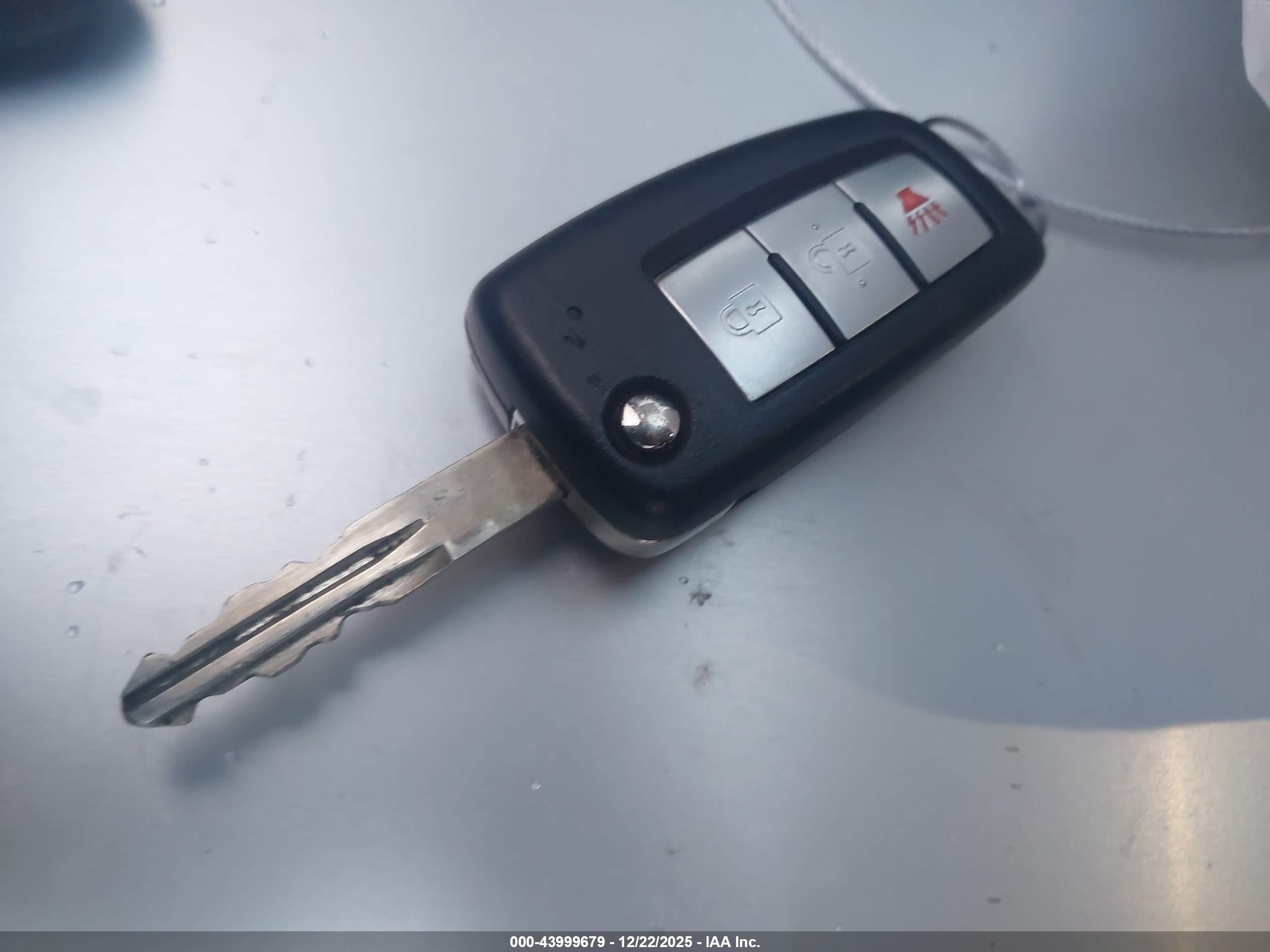 NISSAN ROGUE image 11