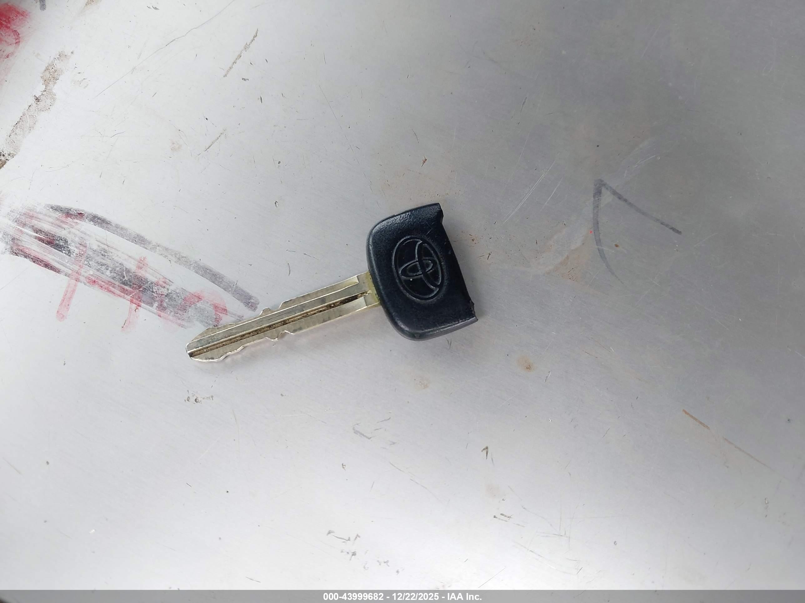 TOYOTA 4RUNNER image 11