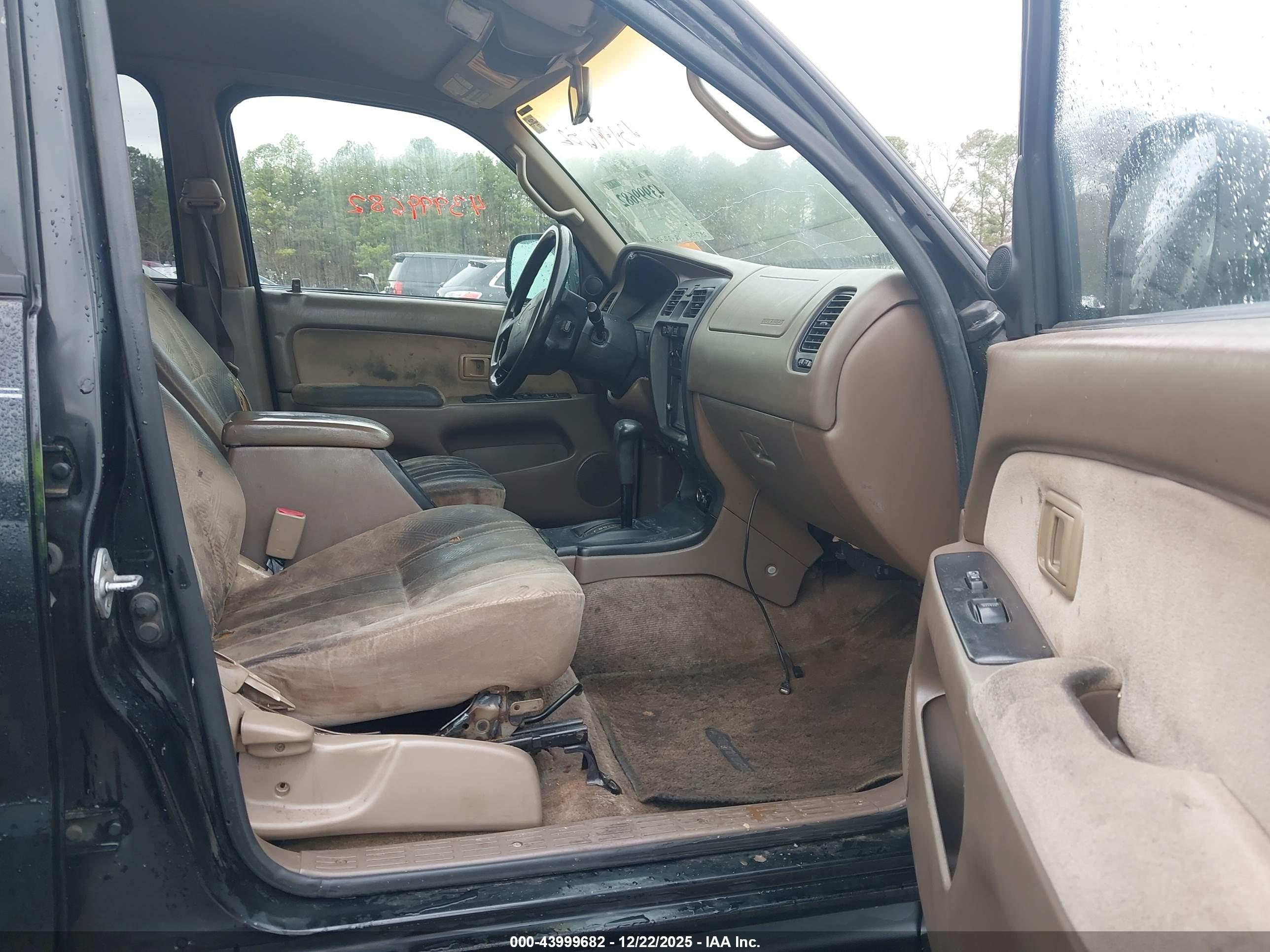 TOYOTA 4RUNNER image 5