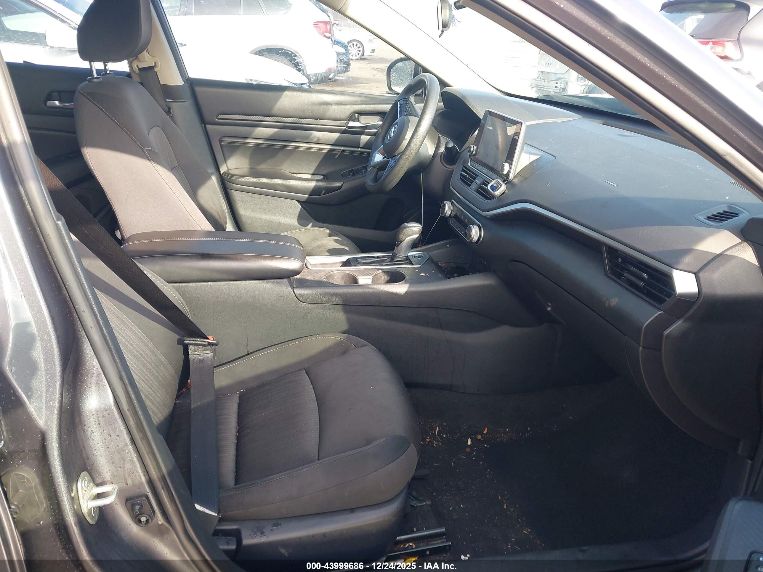 NISSAN ALTIMA image 5