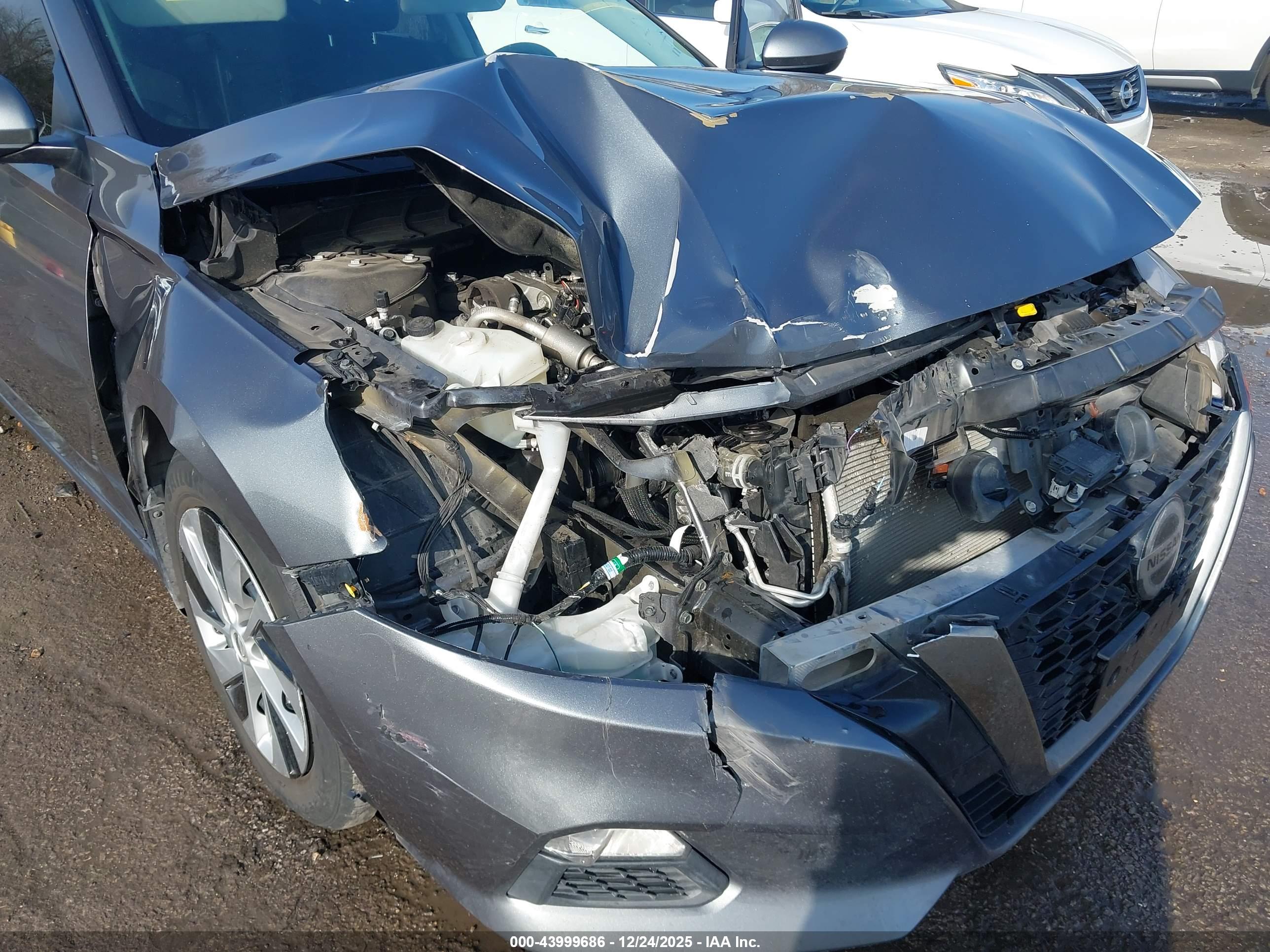 NISSAN ALTIMA image 6