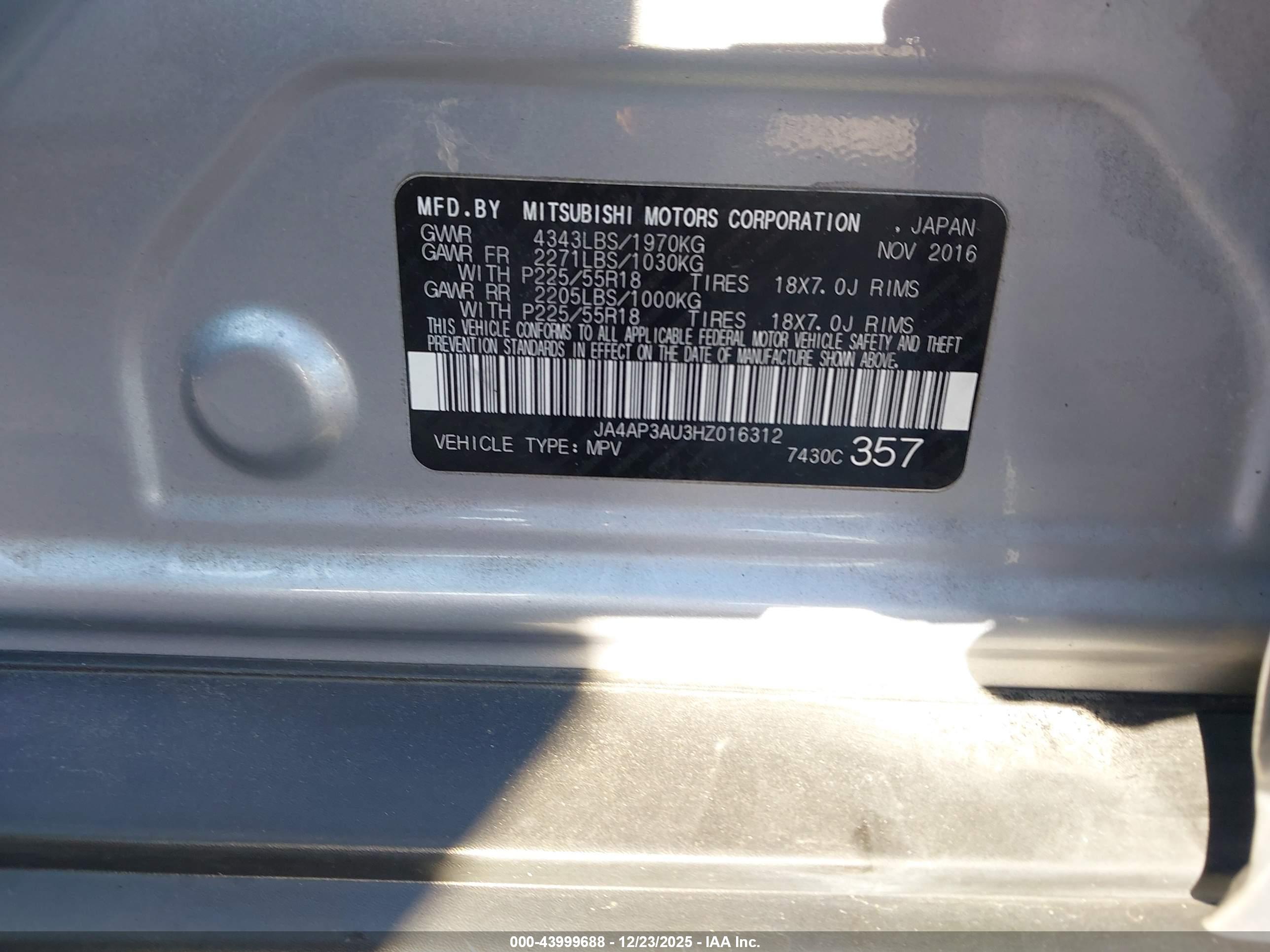 MITSUBISHI OUTLANDER image 9
