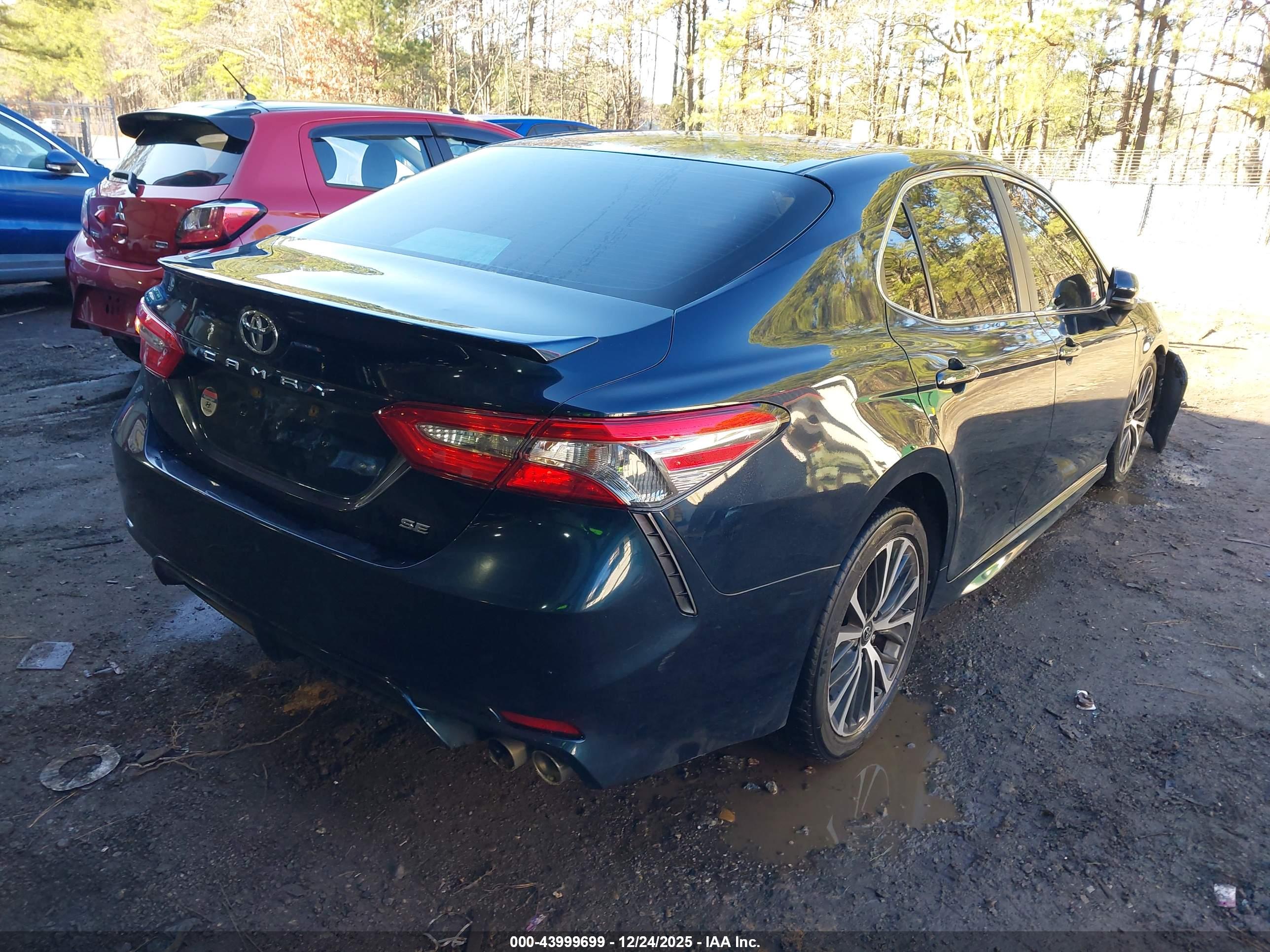TOYOTA CAMRY image 4
