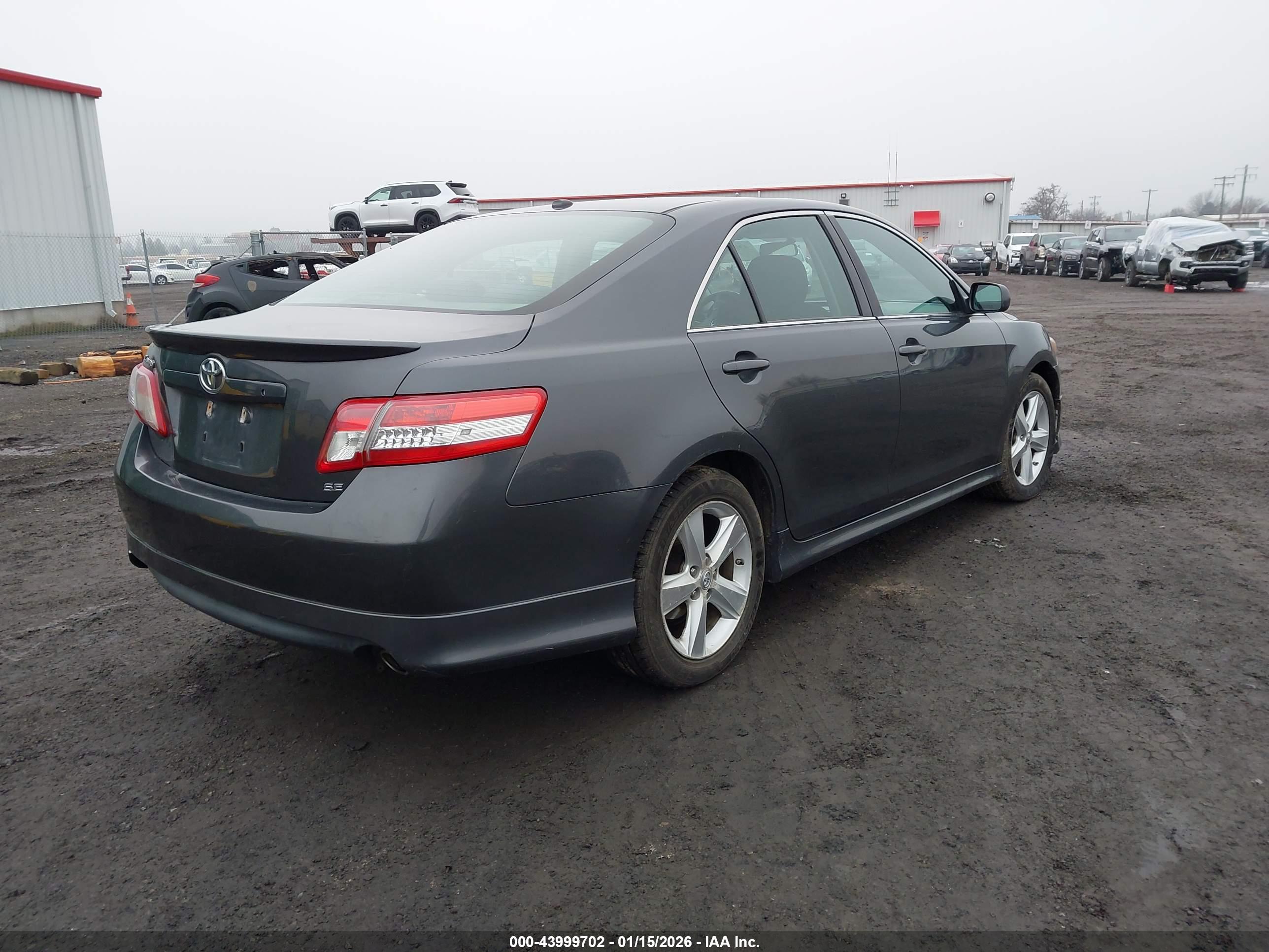 TOYOTA CAMRY image 4