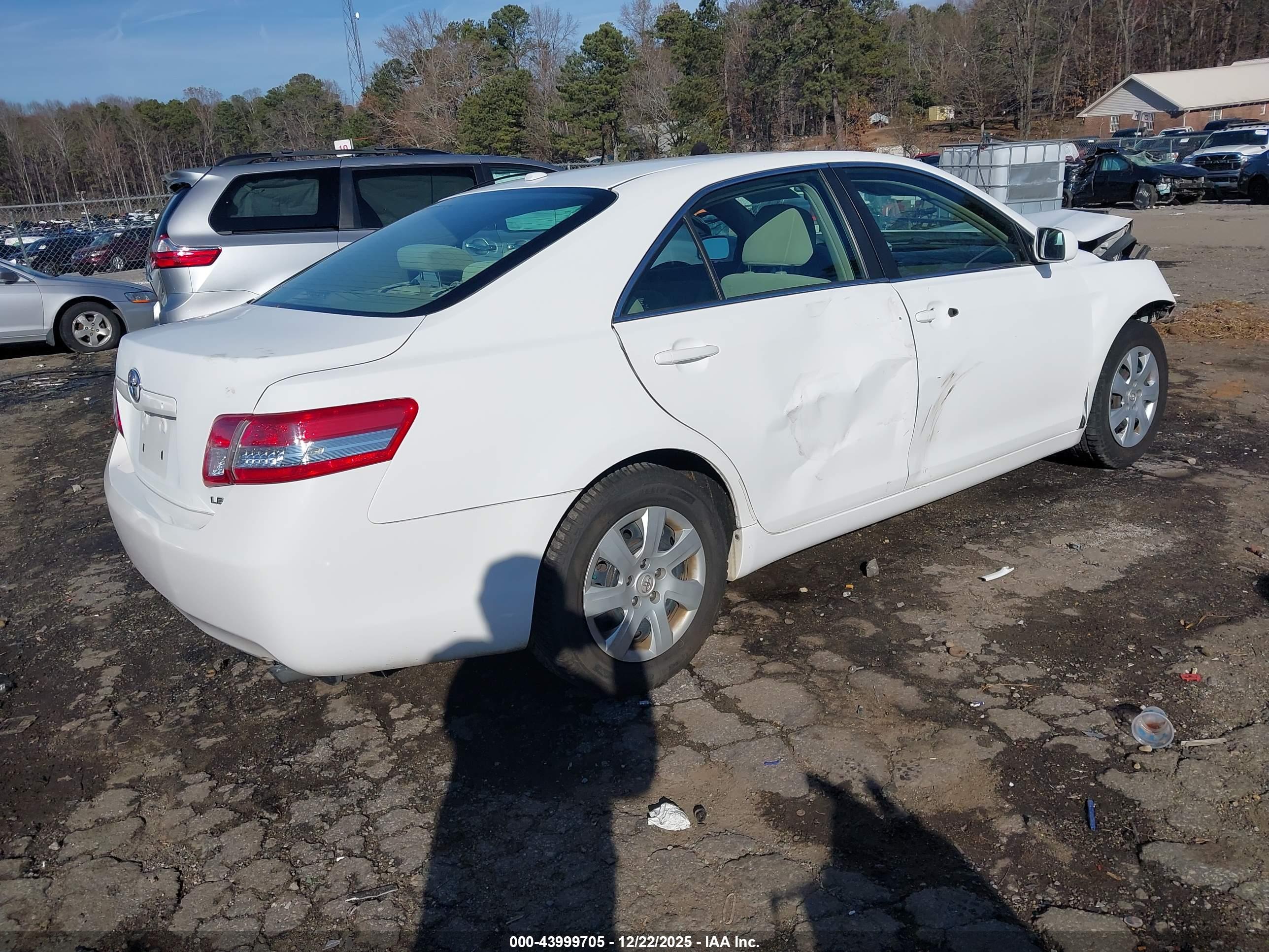 TOYOTA CAMRY image 4