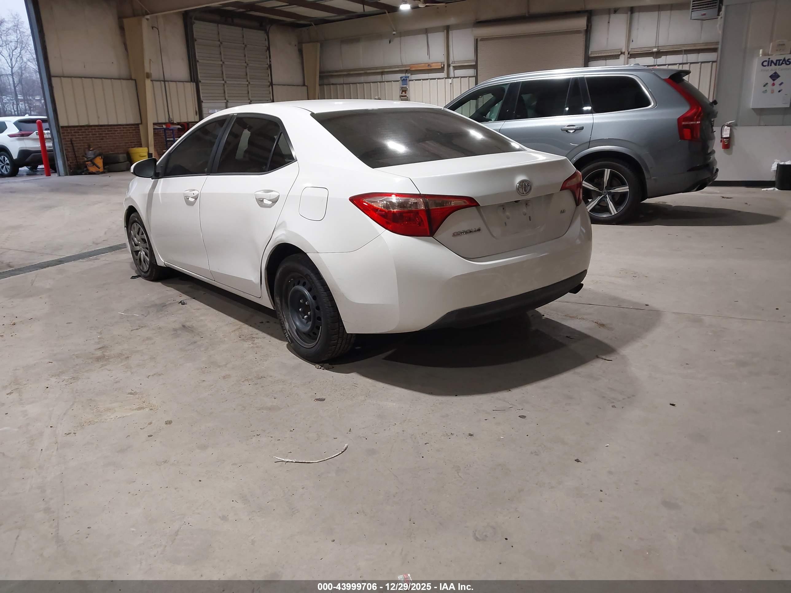 TOYOTA COROLLA image 3