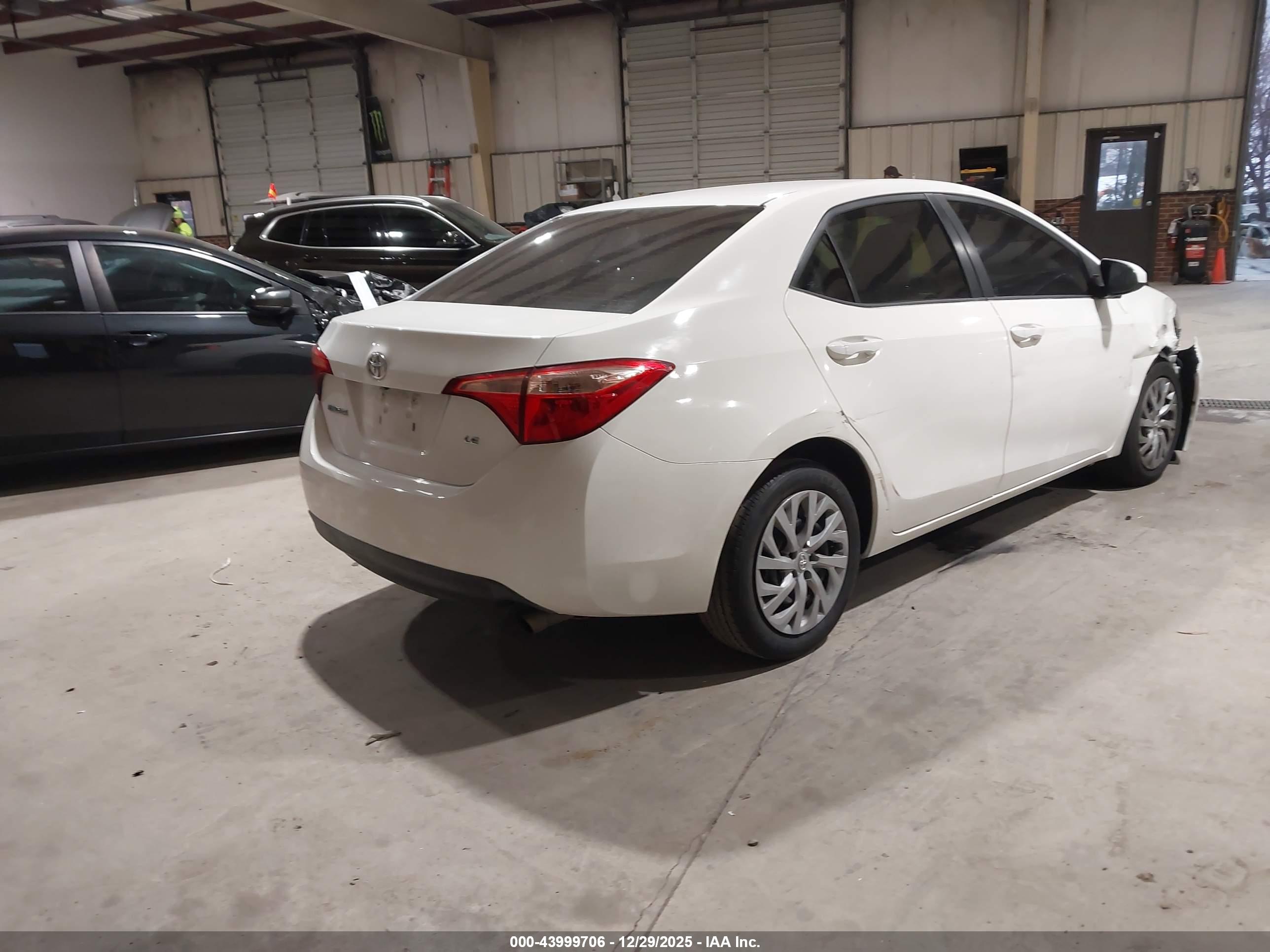 TOYOTA COROLLA image 4