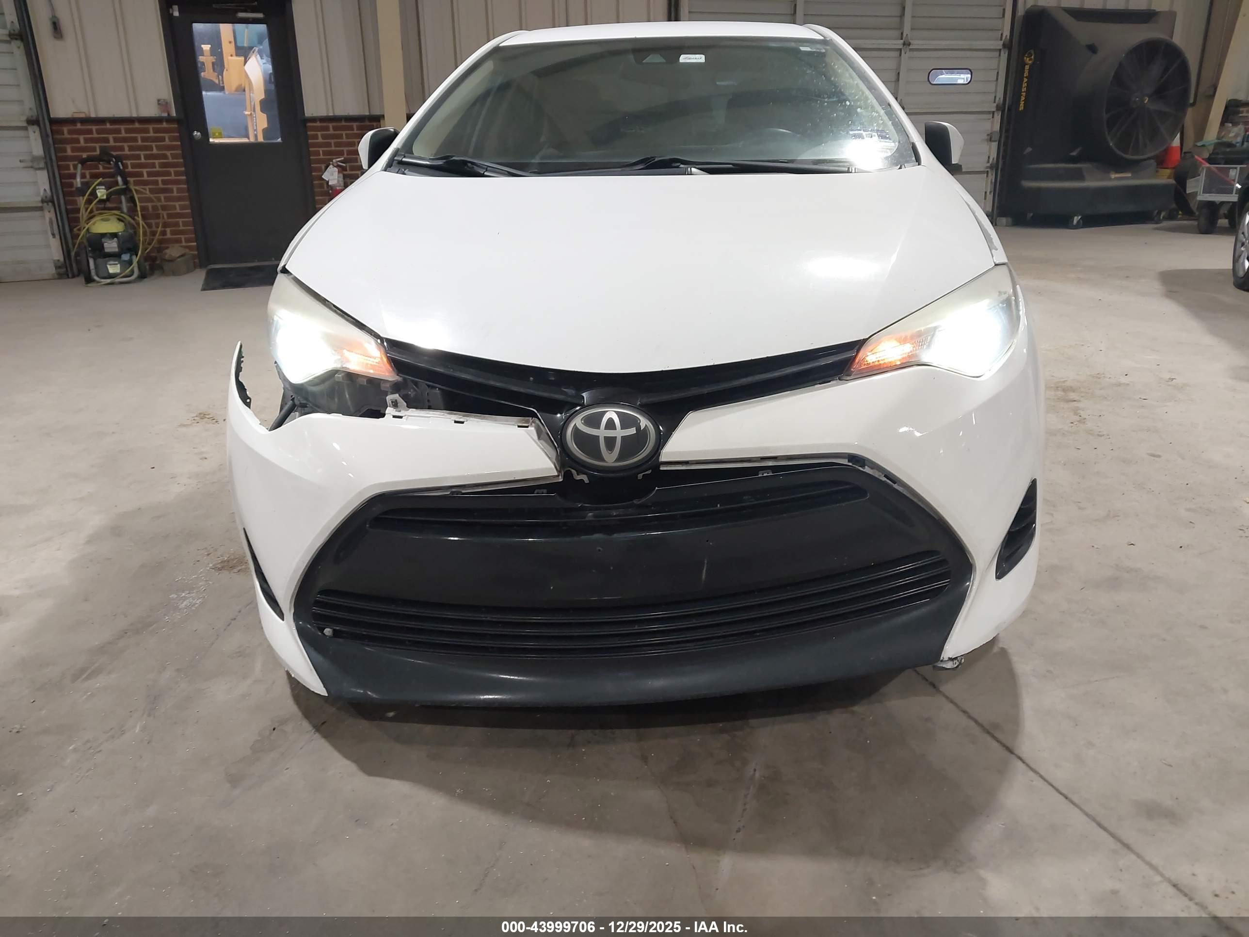 TOYOTA COROLLA image 6