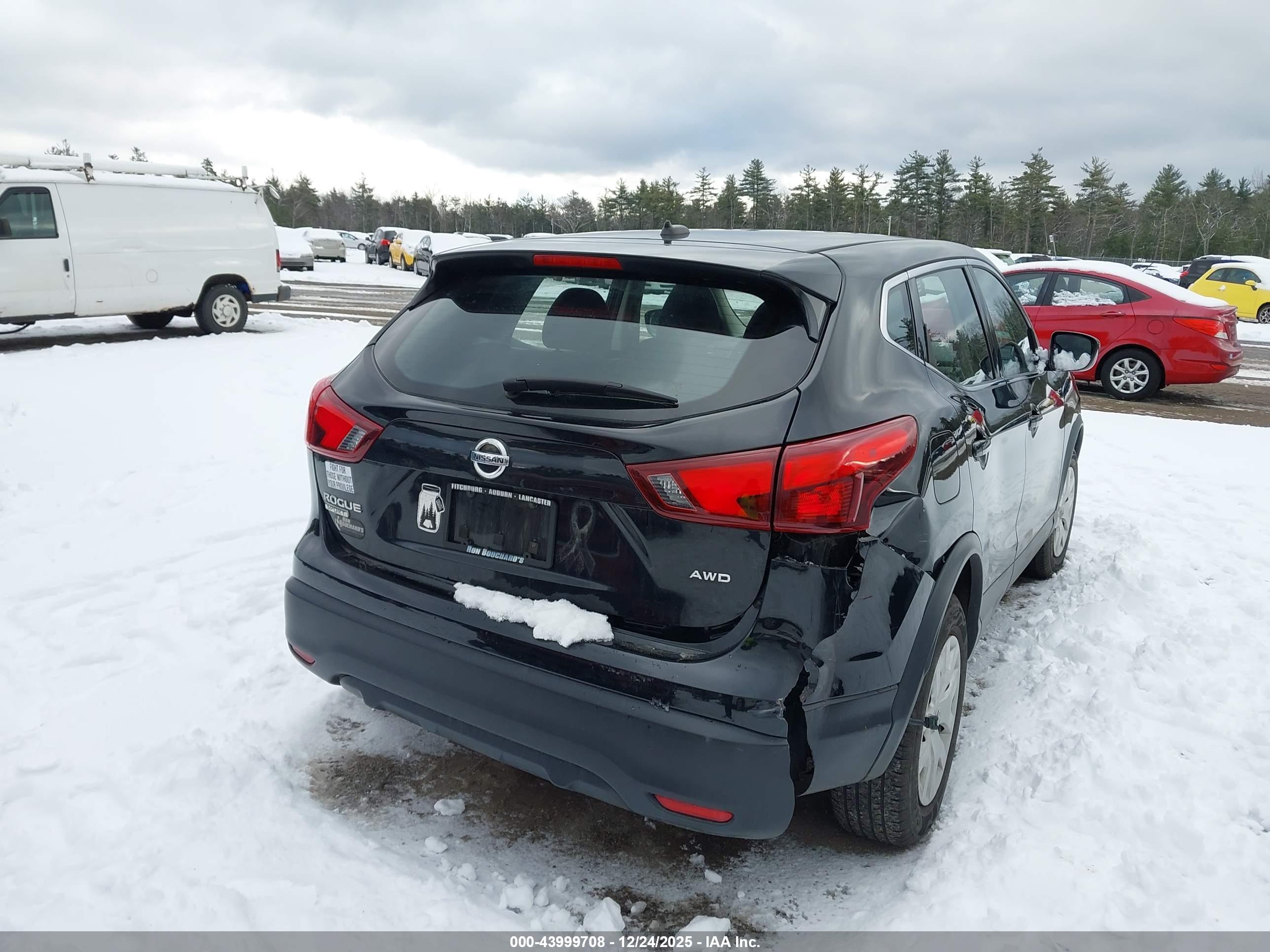 NISSAN ROGUE image 4