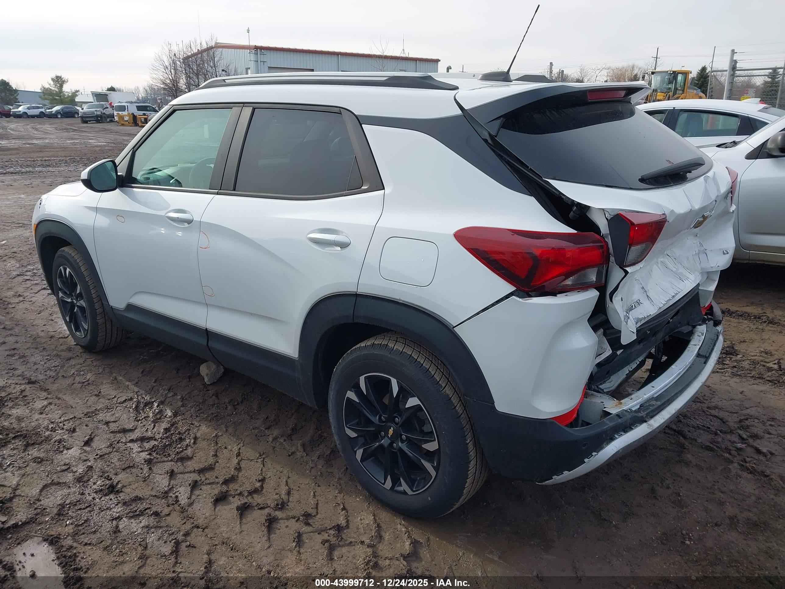 CHEVROLET TRAILBLAZER image 3