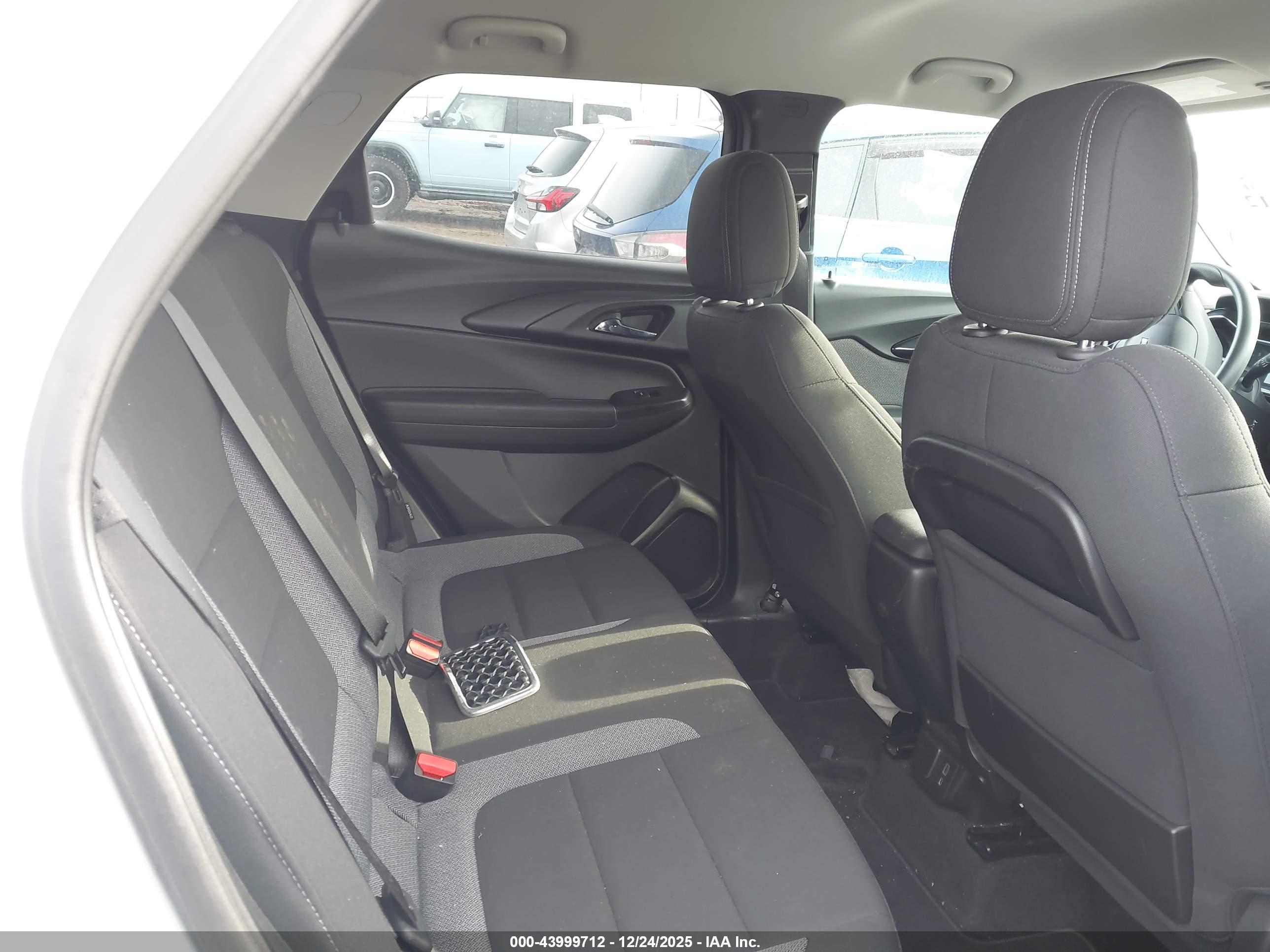 CHEVROLET TRAILBLAZER image 8
