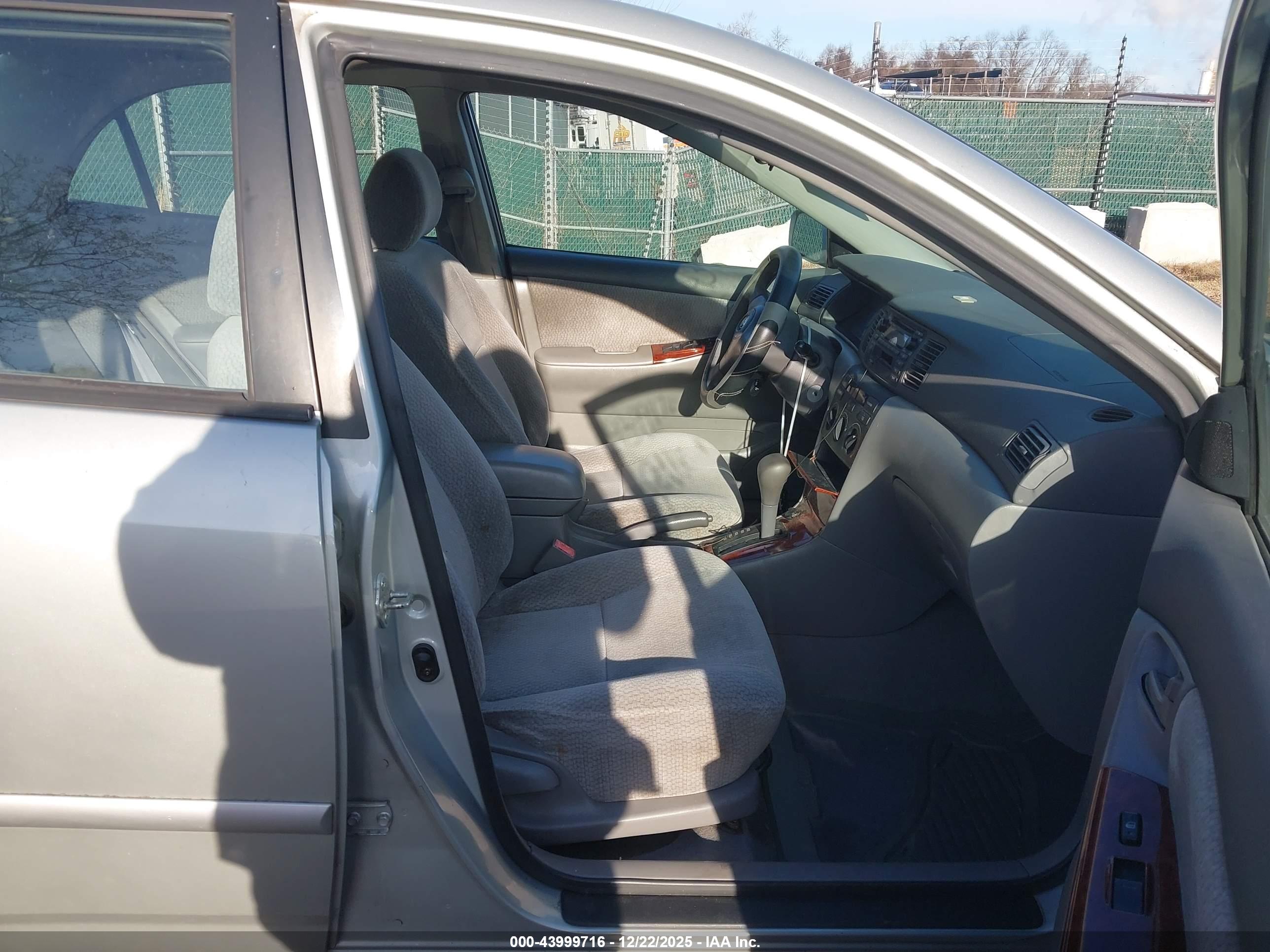 TOYOTA COROLLA image 5