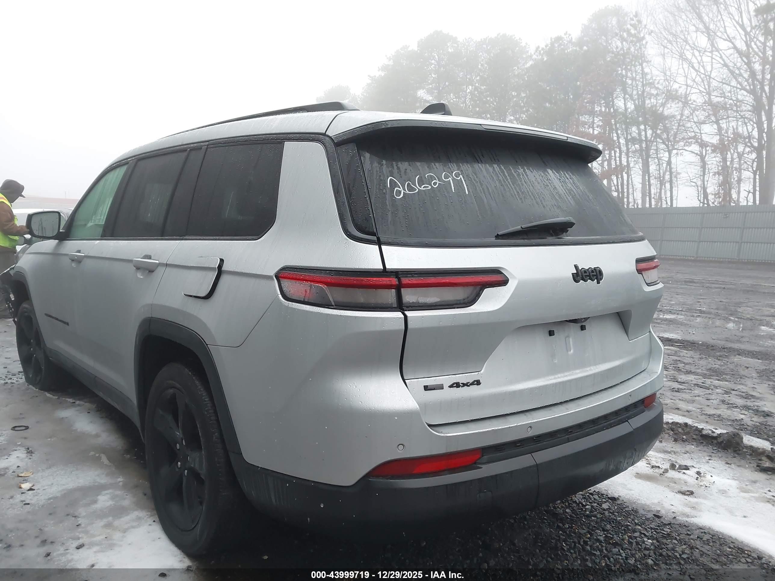 JEEP GRAND image 3