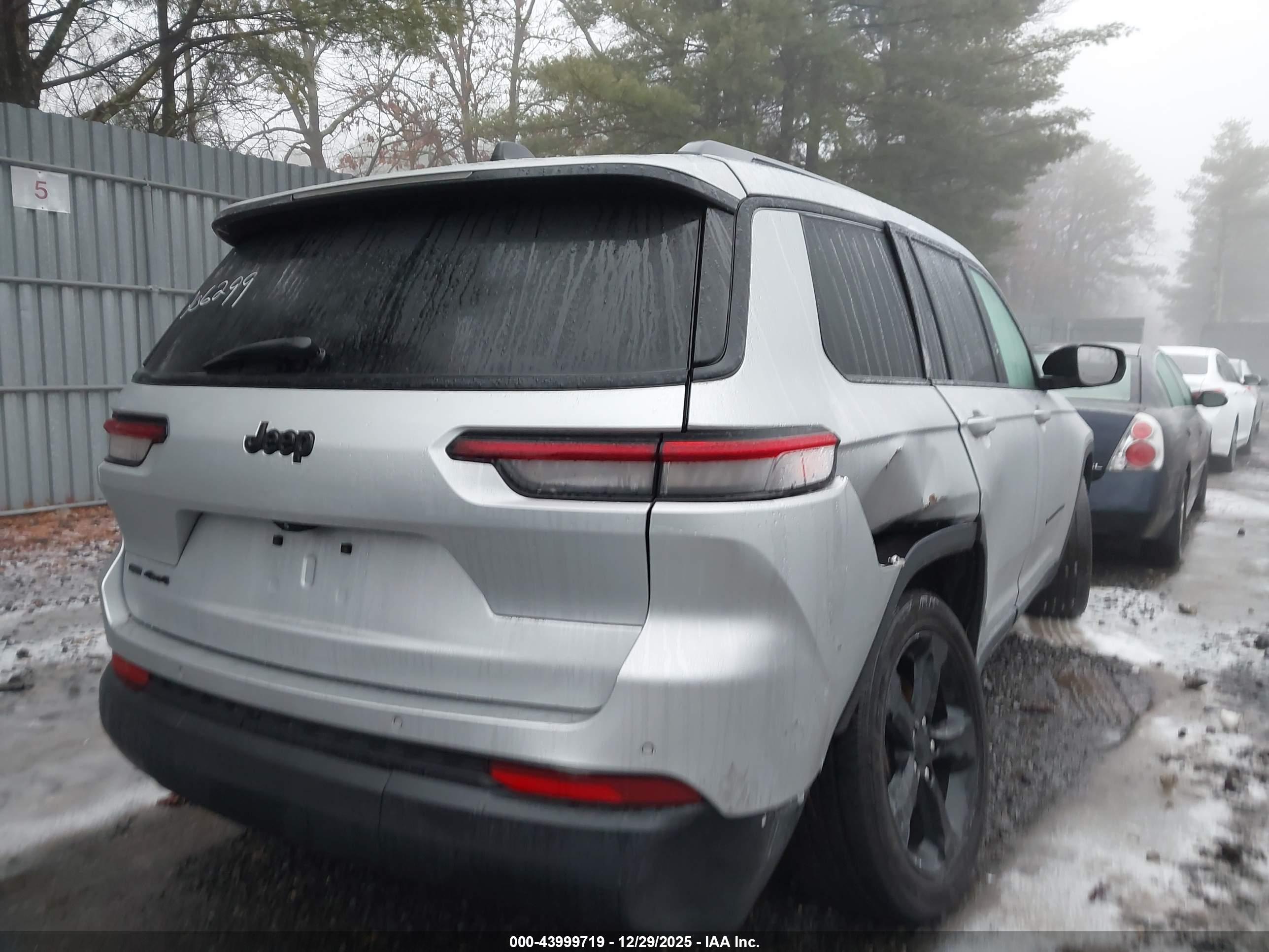 JEEP GRAND image 4