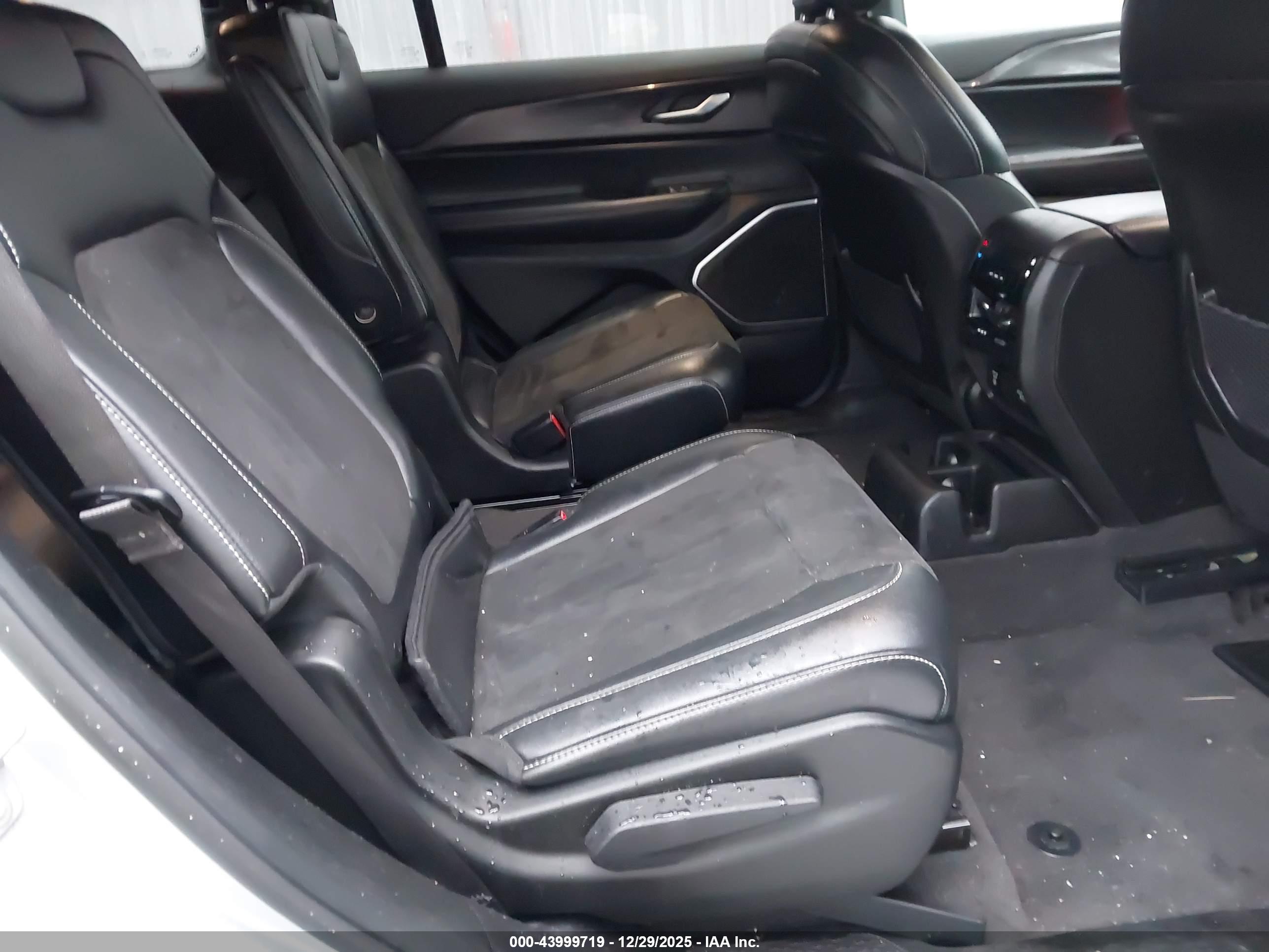 JEEP GRAND image 8