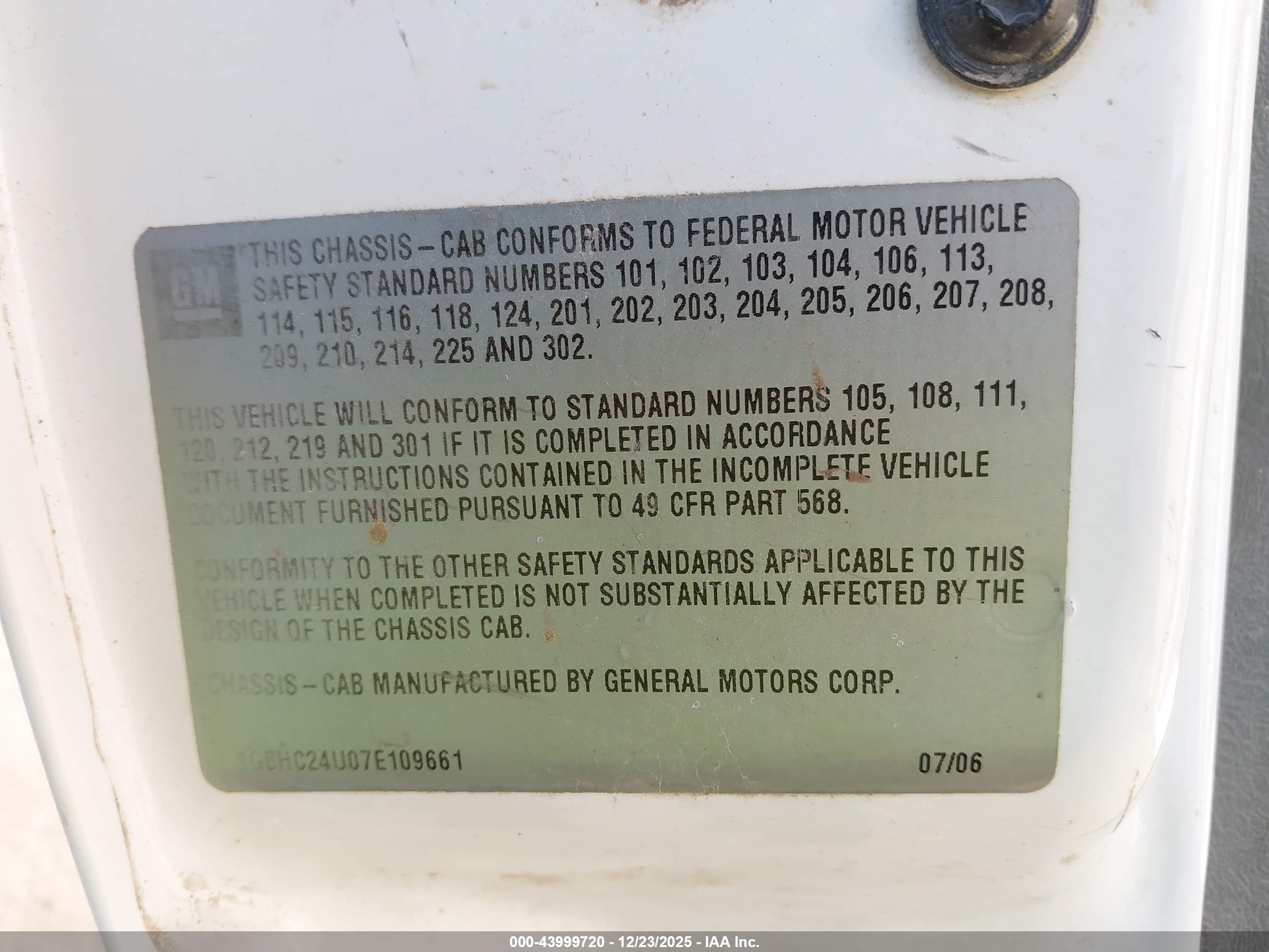 CHEVROLET SILVERADO image 9