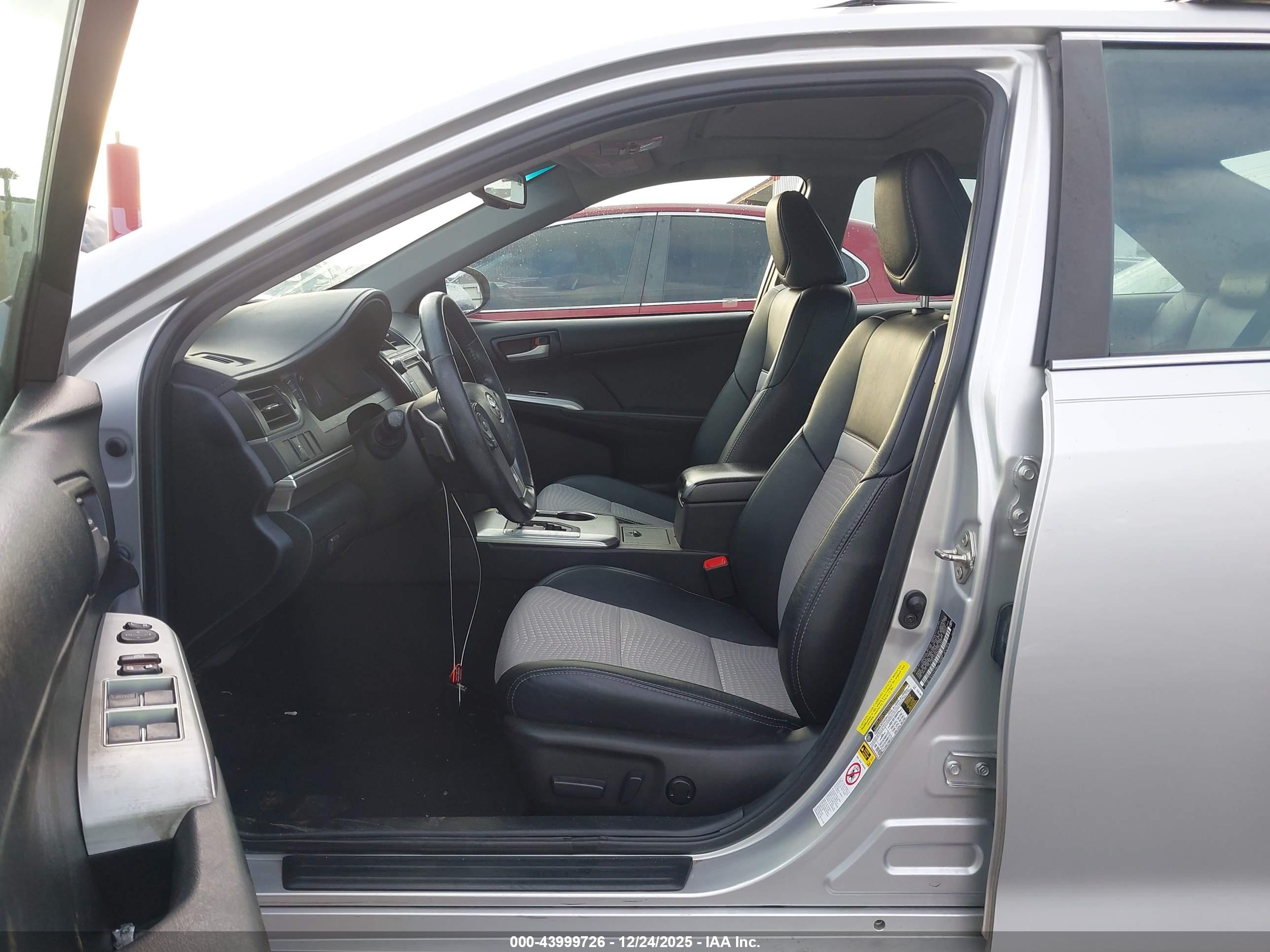 TOYOTA CAMRY image 5