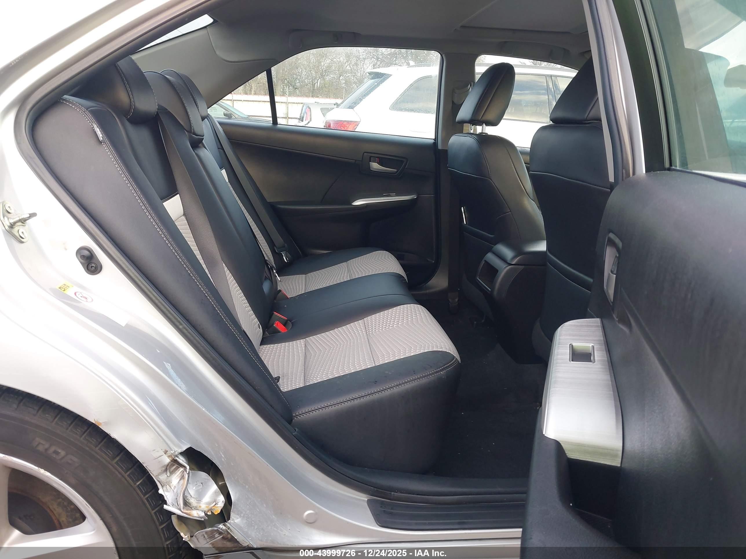 TOYOTA CAMRY image 8
