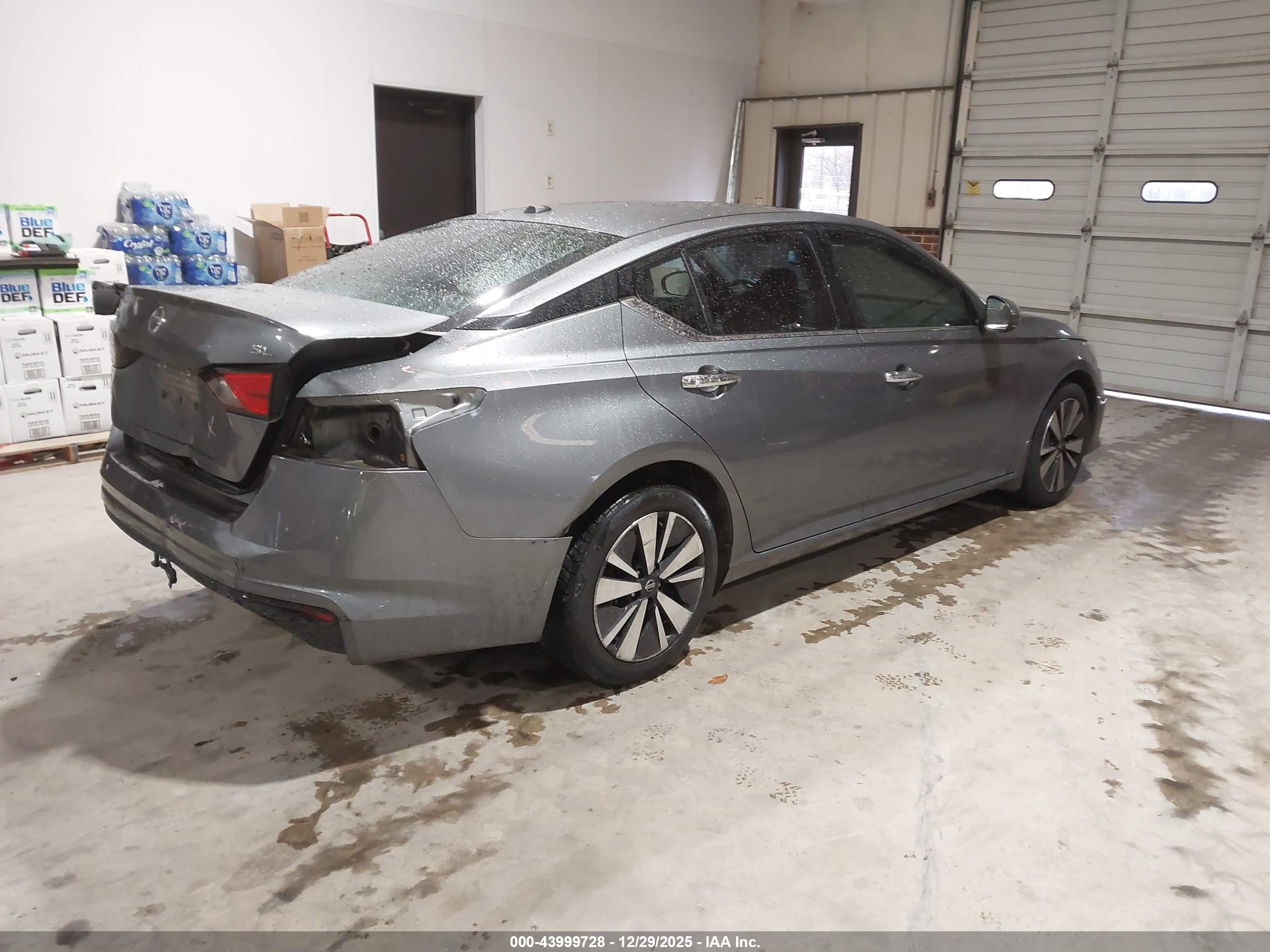 NISSAN ALTIMA image 4
