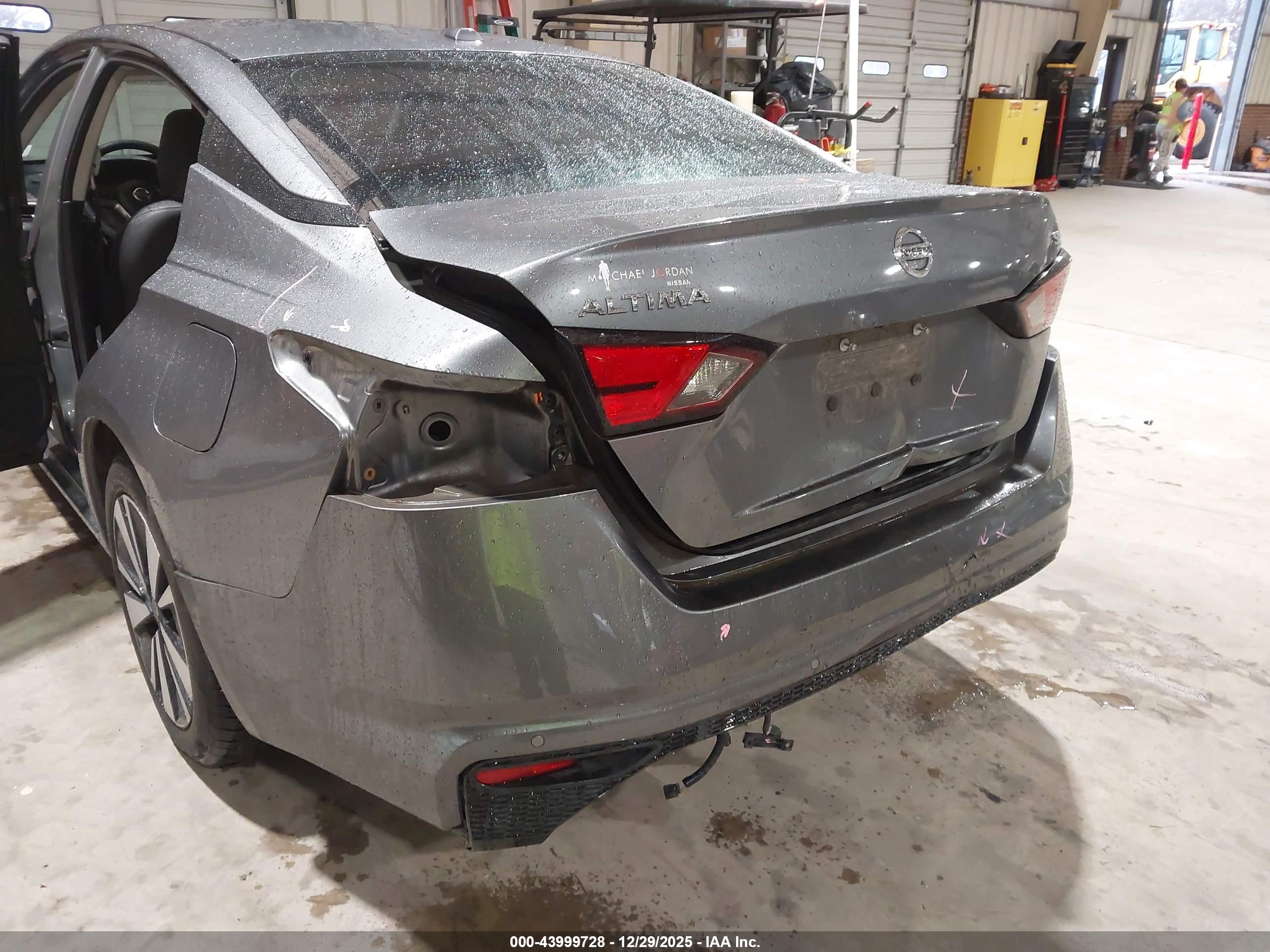 NISSAN ALTIMA image 6