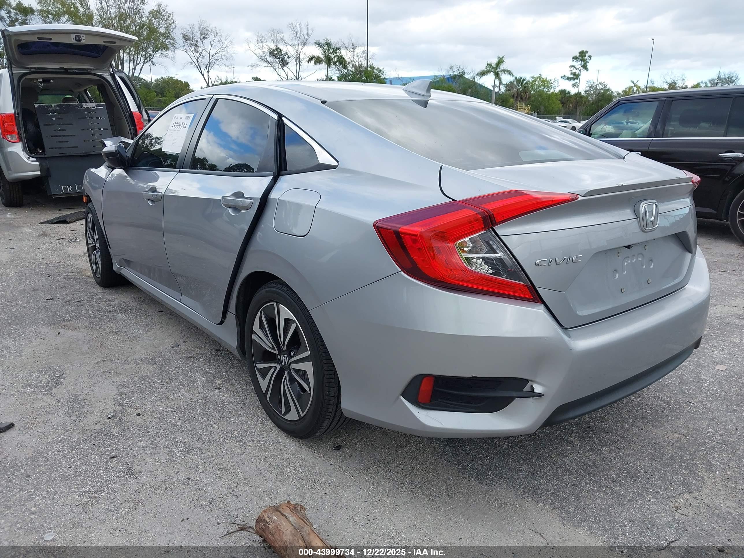 HONDA CIVIC image 3