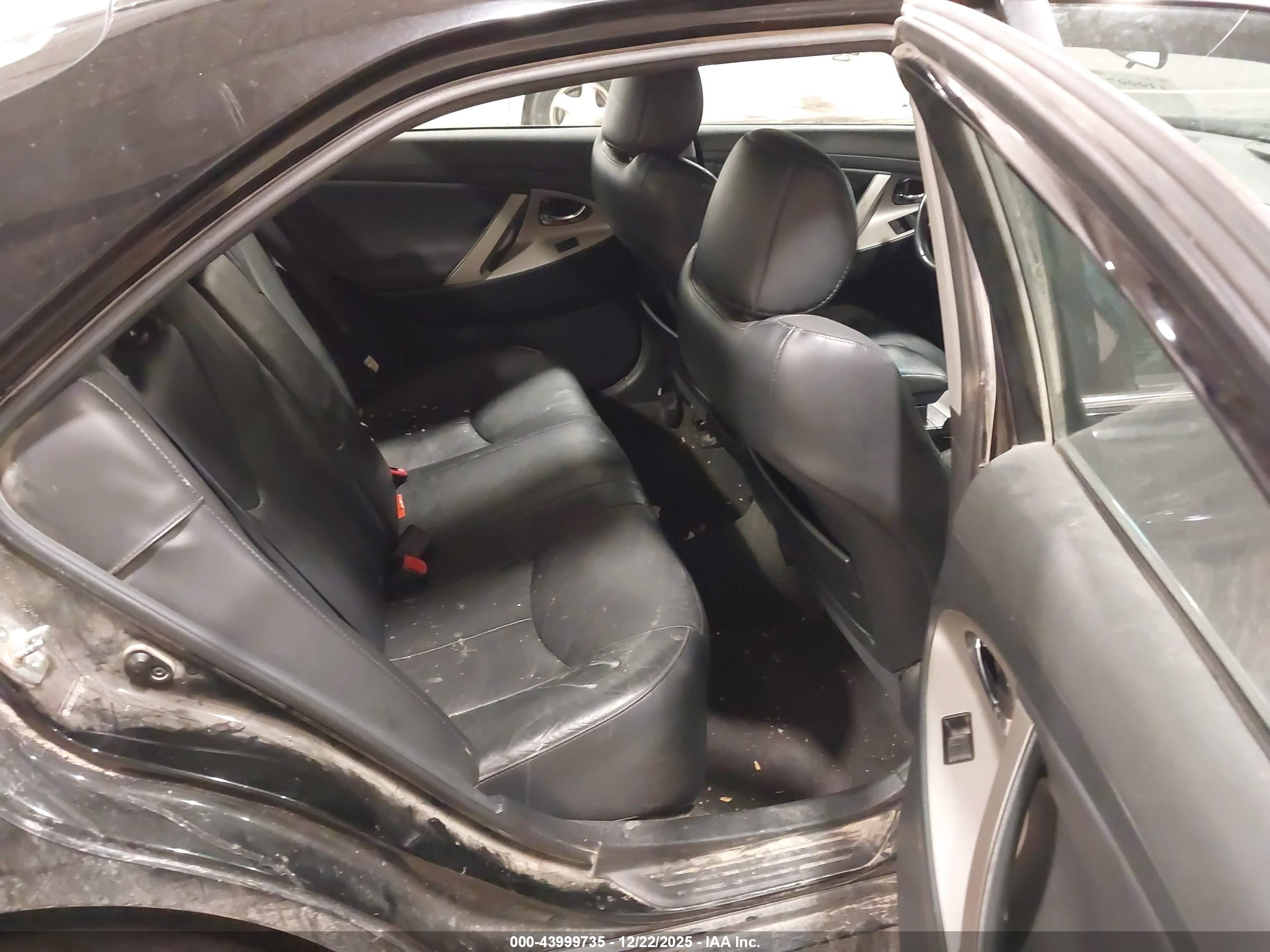 TOYOTA CAMRY image 8